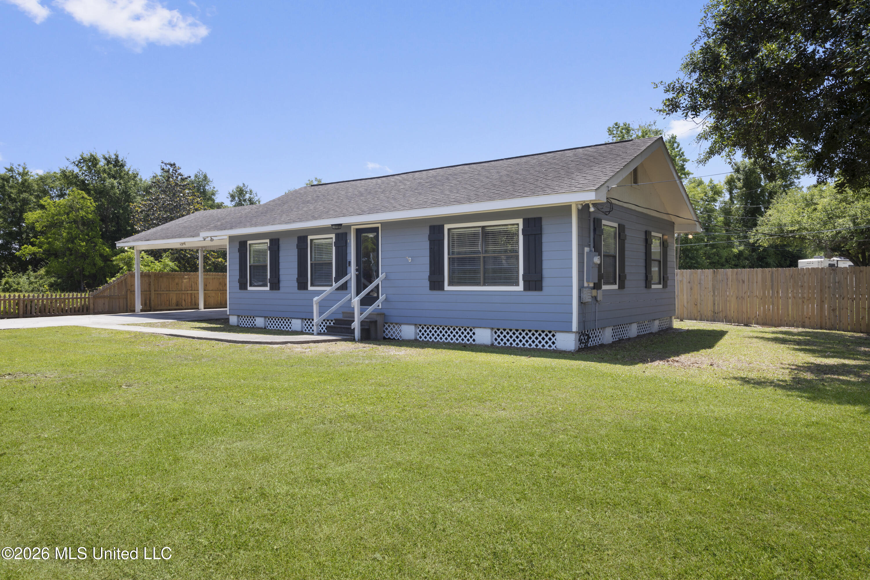 956 Old Spanish Trail Property Photo 2