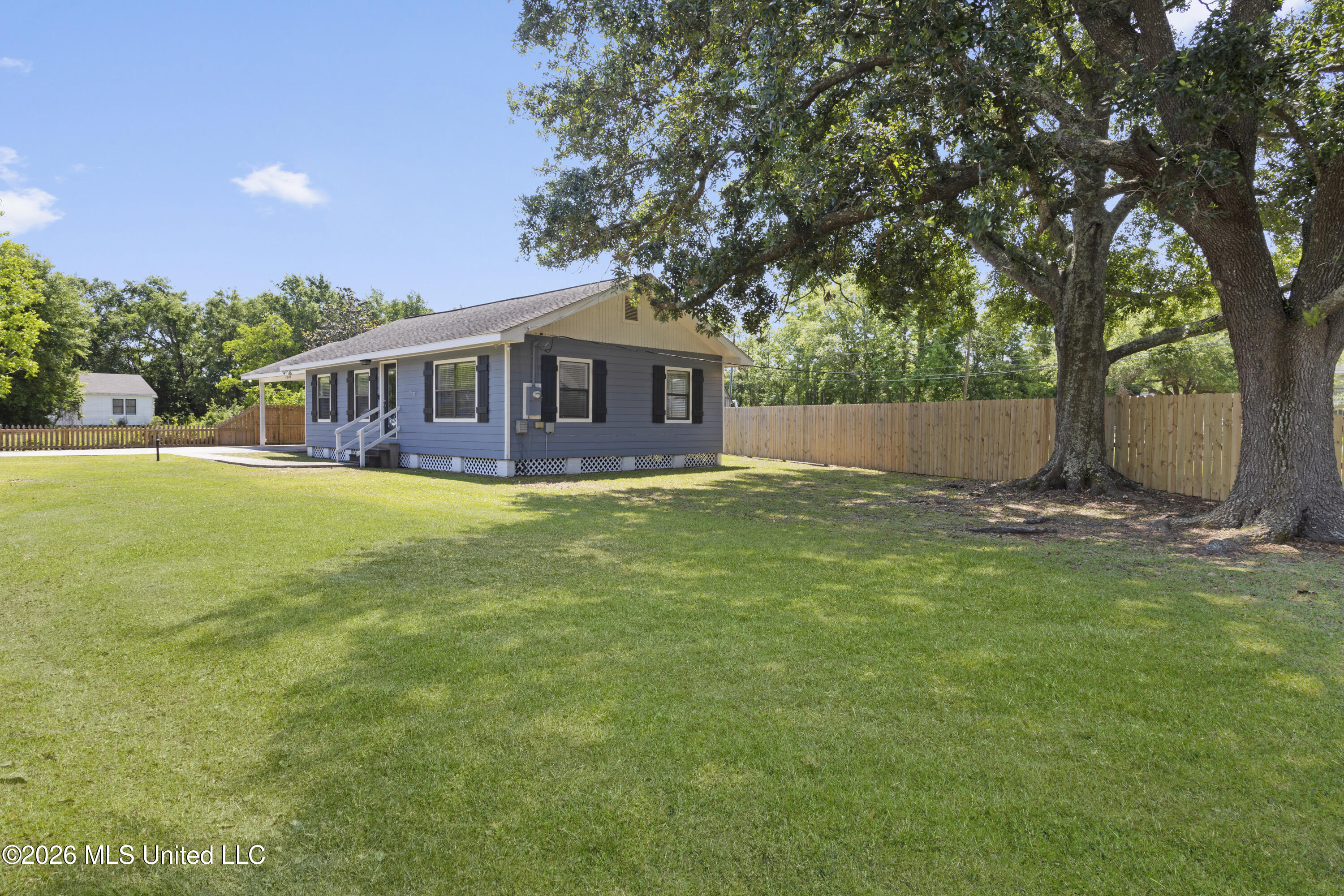 956 Old Spanish Trail Property Photo 3
