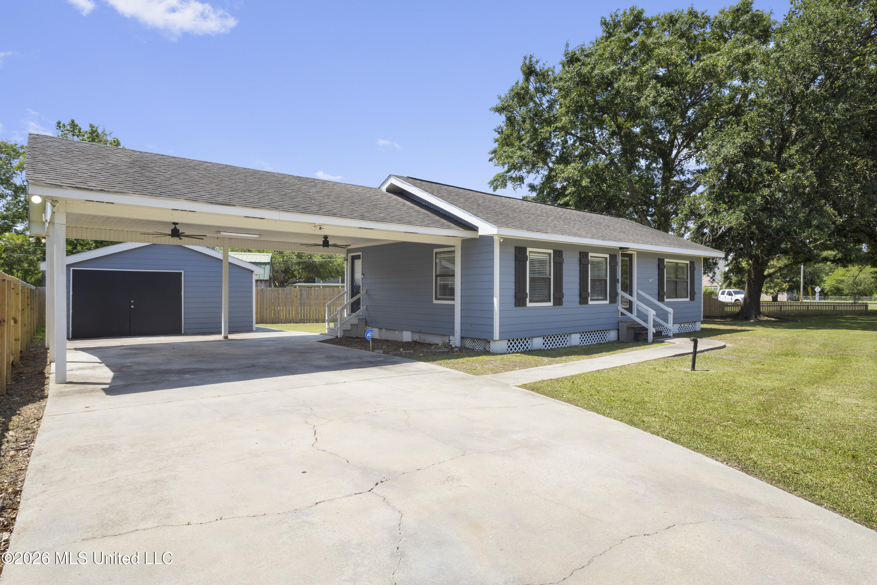 956 Old Spanish Trail Property Photo 4