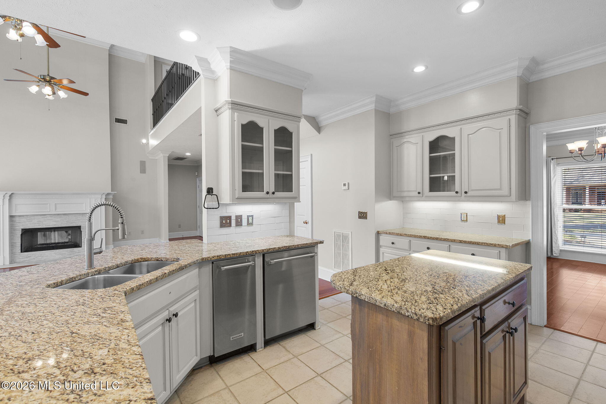 124 Adderley Boulevard Property Photo 6