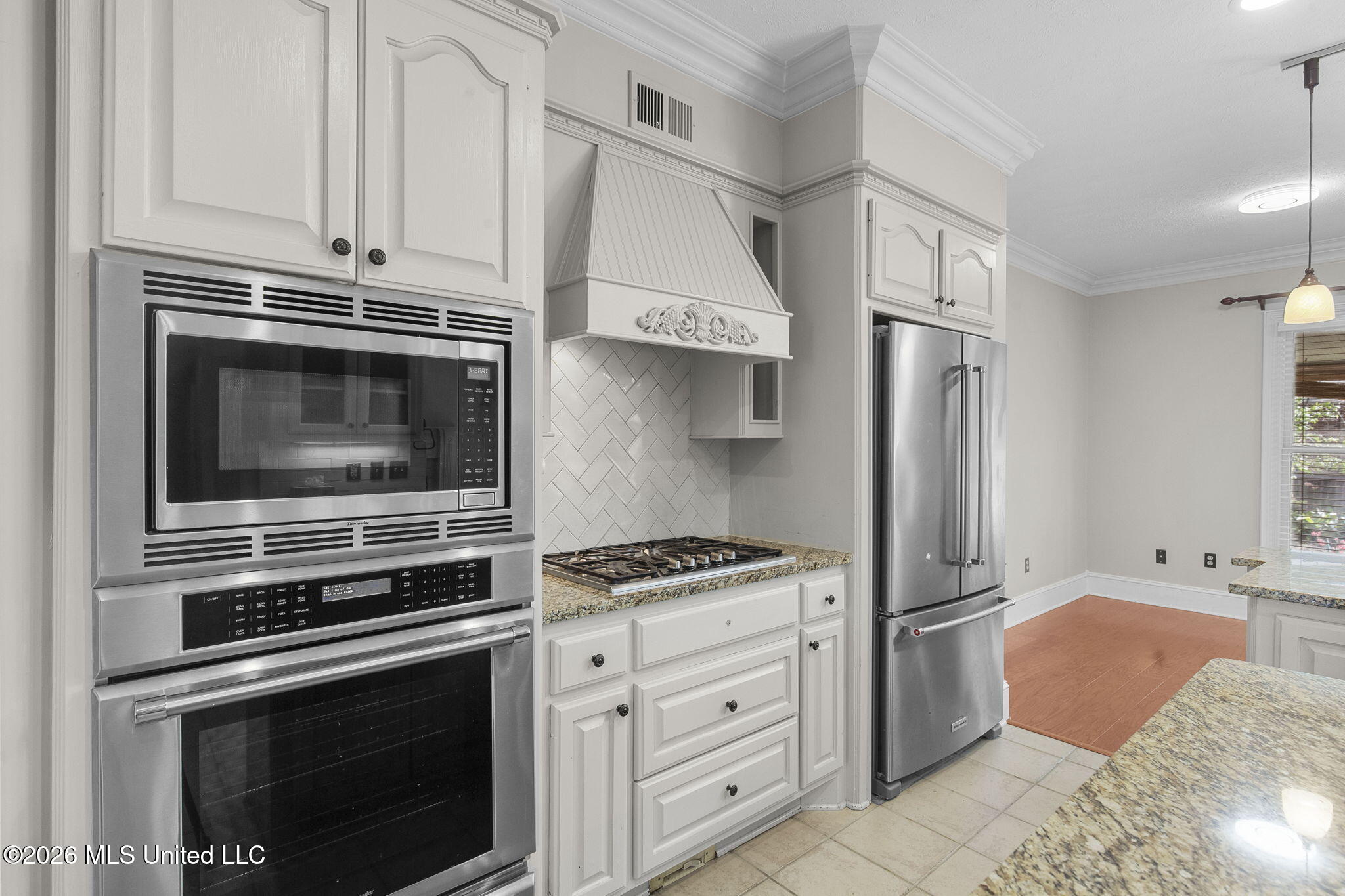 124 Adderley Boulevard Property Photo 8