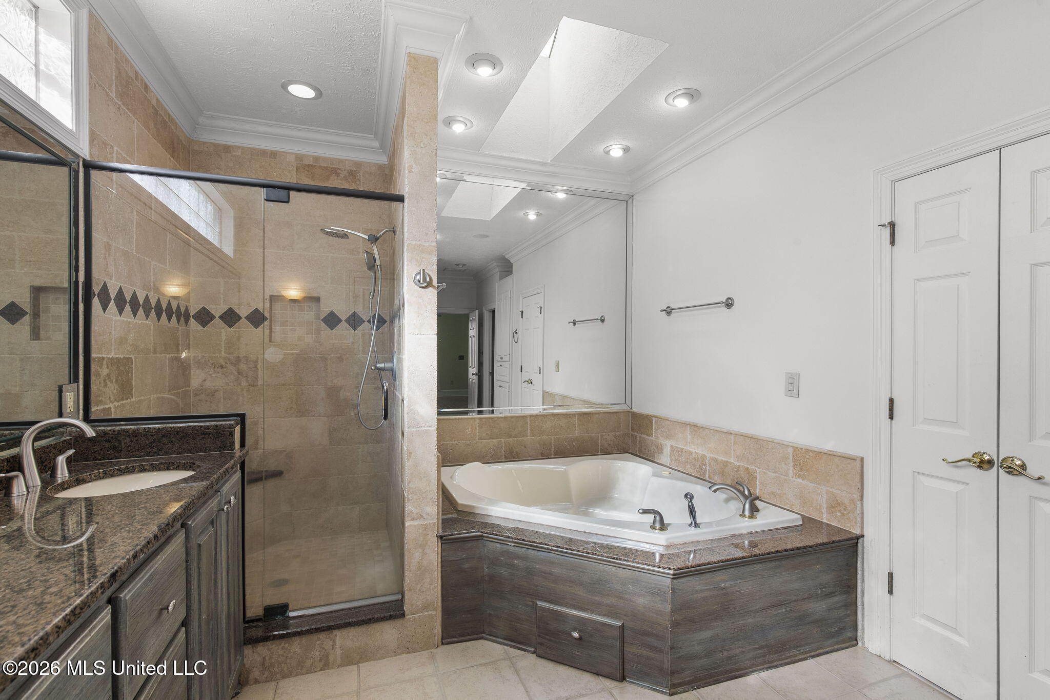 124 Adderley Boulevard Property Photo 33