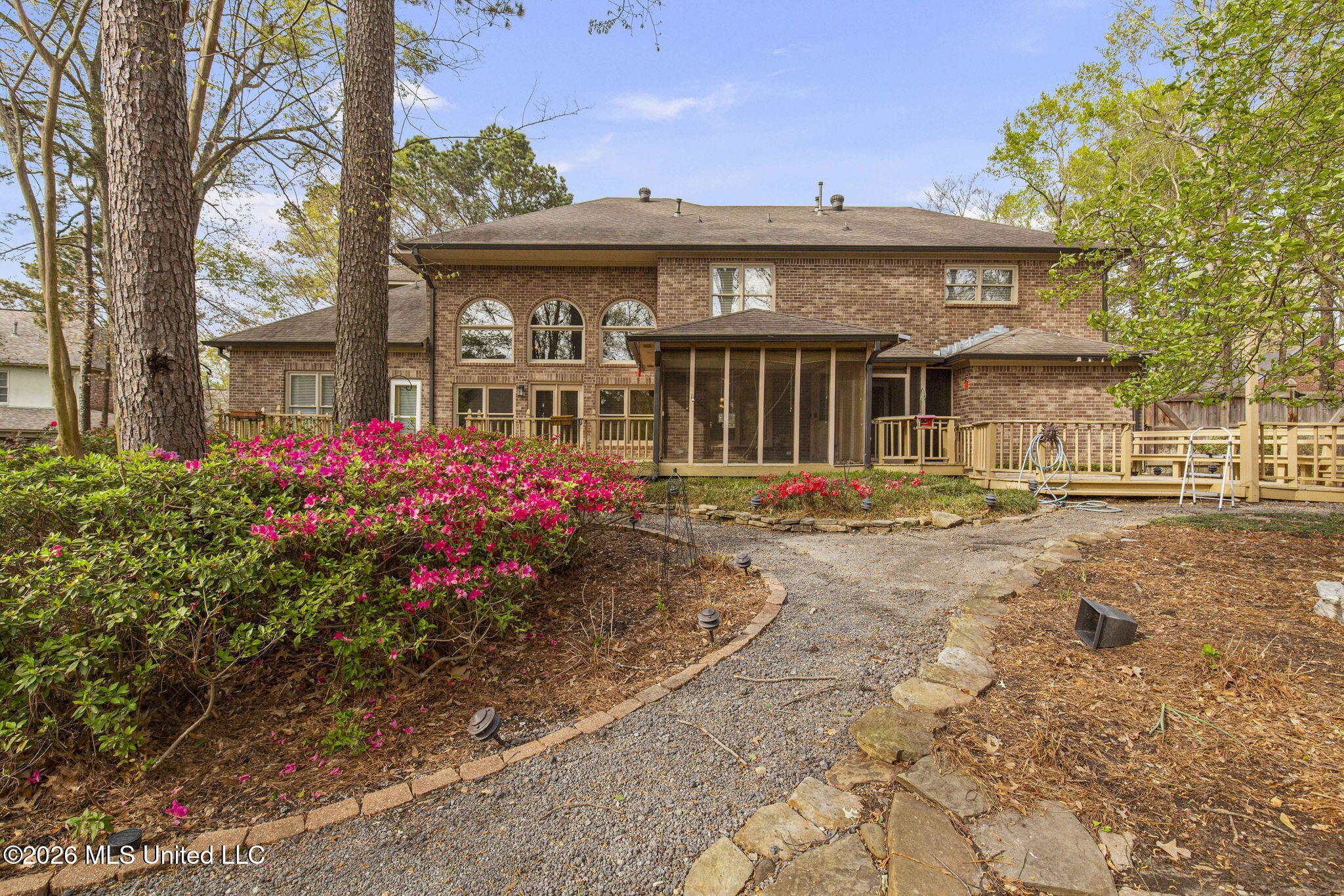 124 Adderley Boulevard Property Photo 44