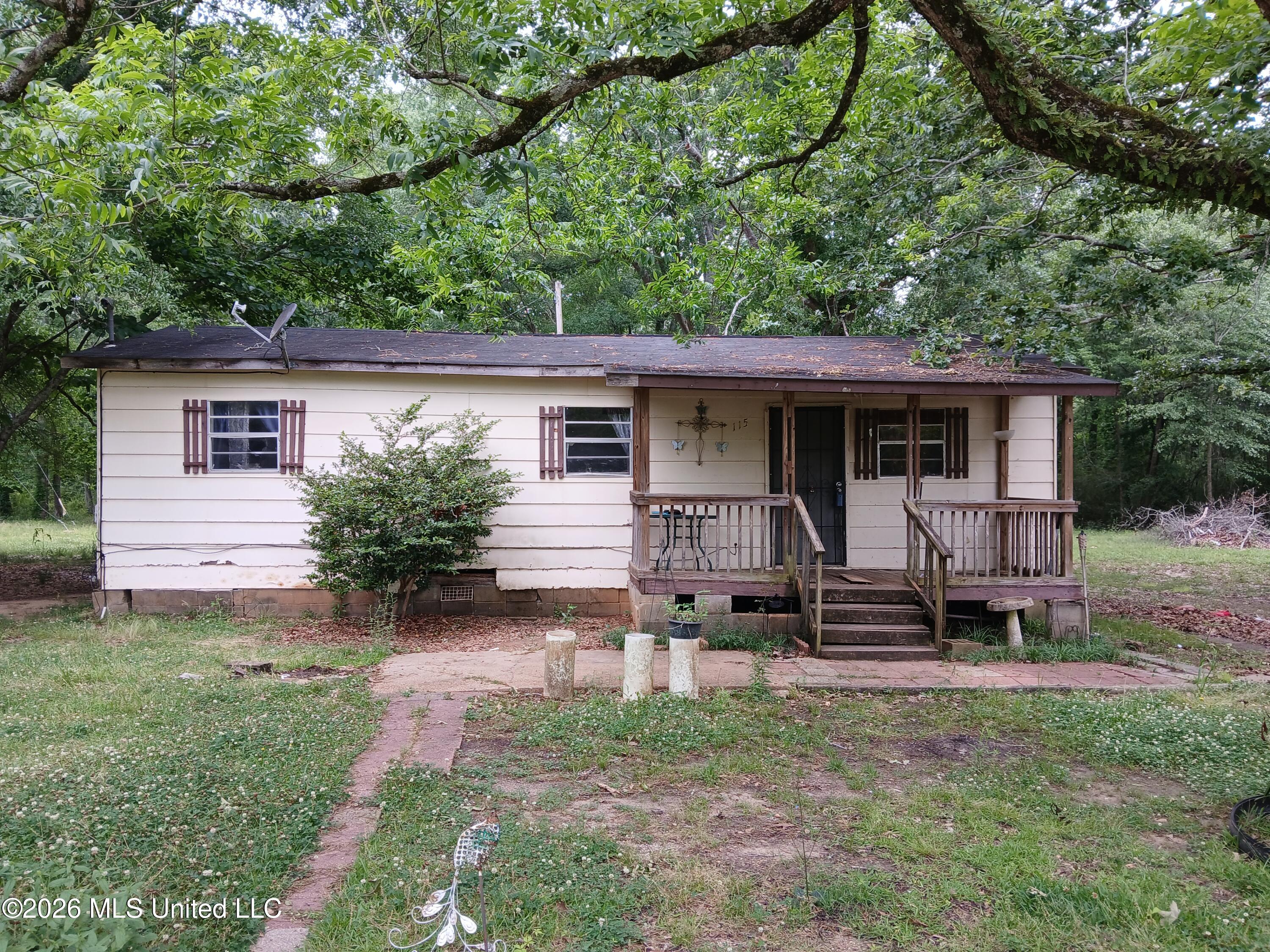 115 Mccall Circle Property Photo 1