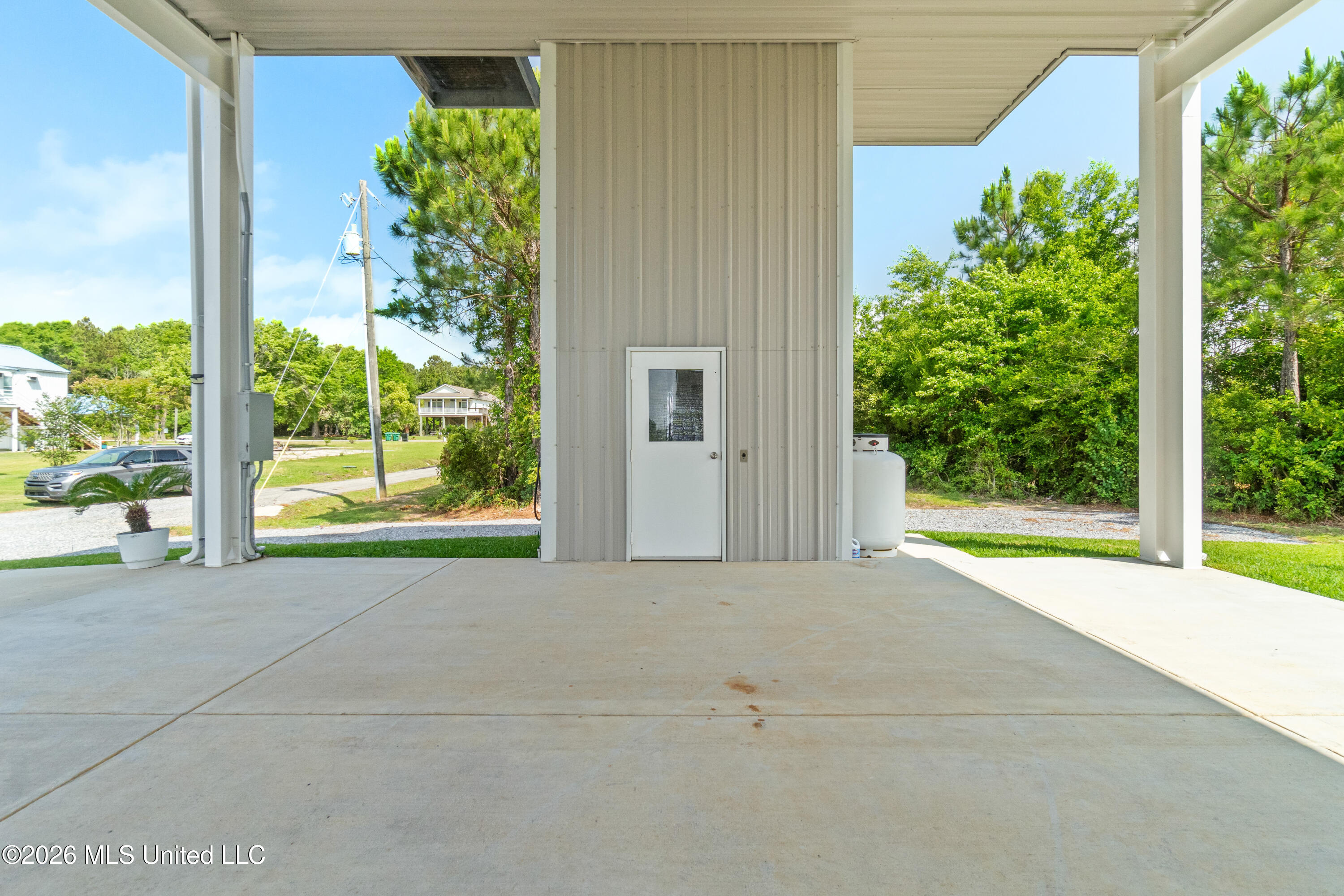 5004 Oak Street Property Photo 10