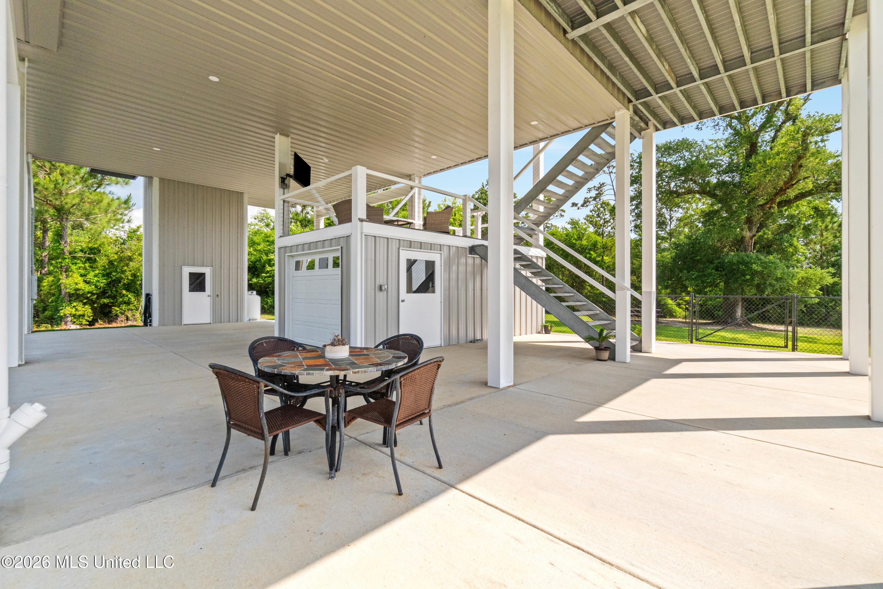 5004 Oak Street Property Photo 12