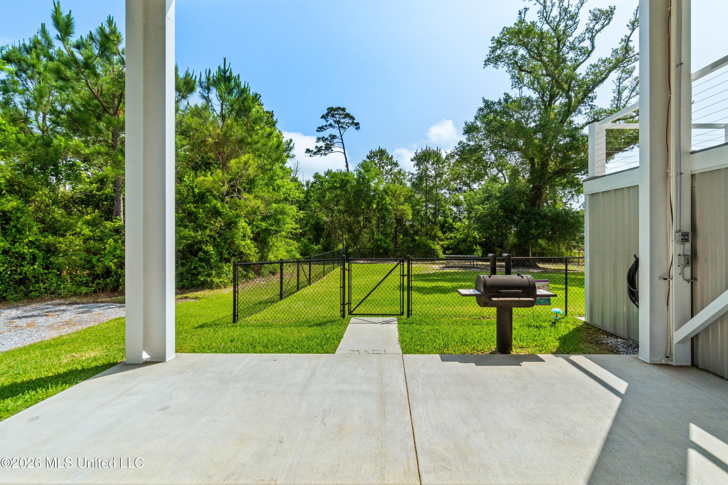 5004 Oak Street Property Photo 46