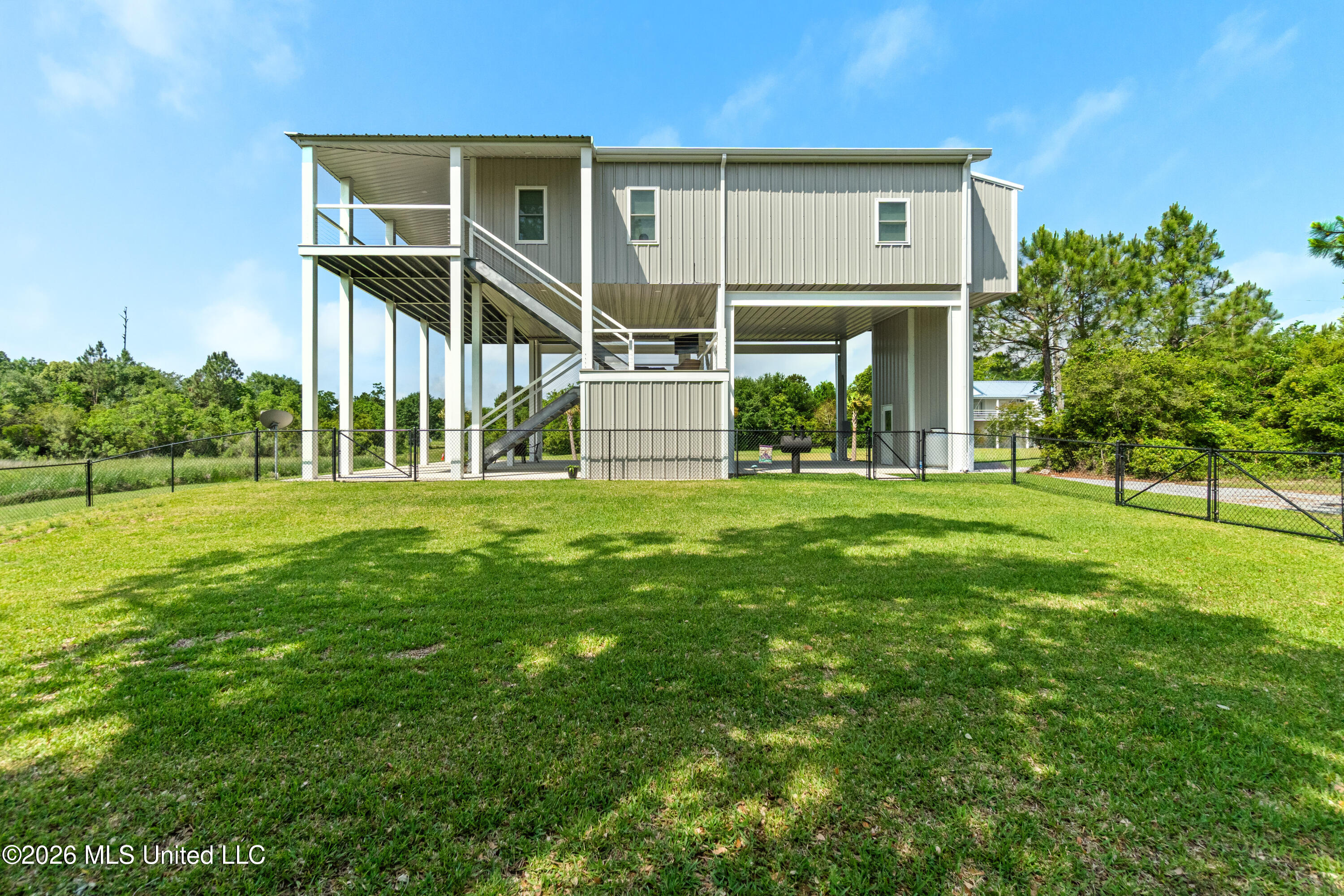 5004 Oak Street Property Photo 48