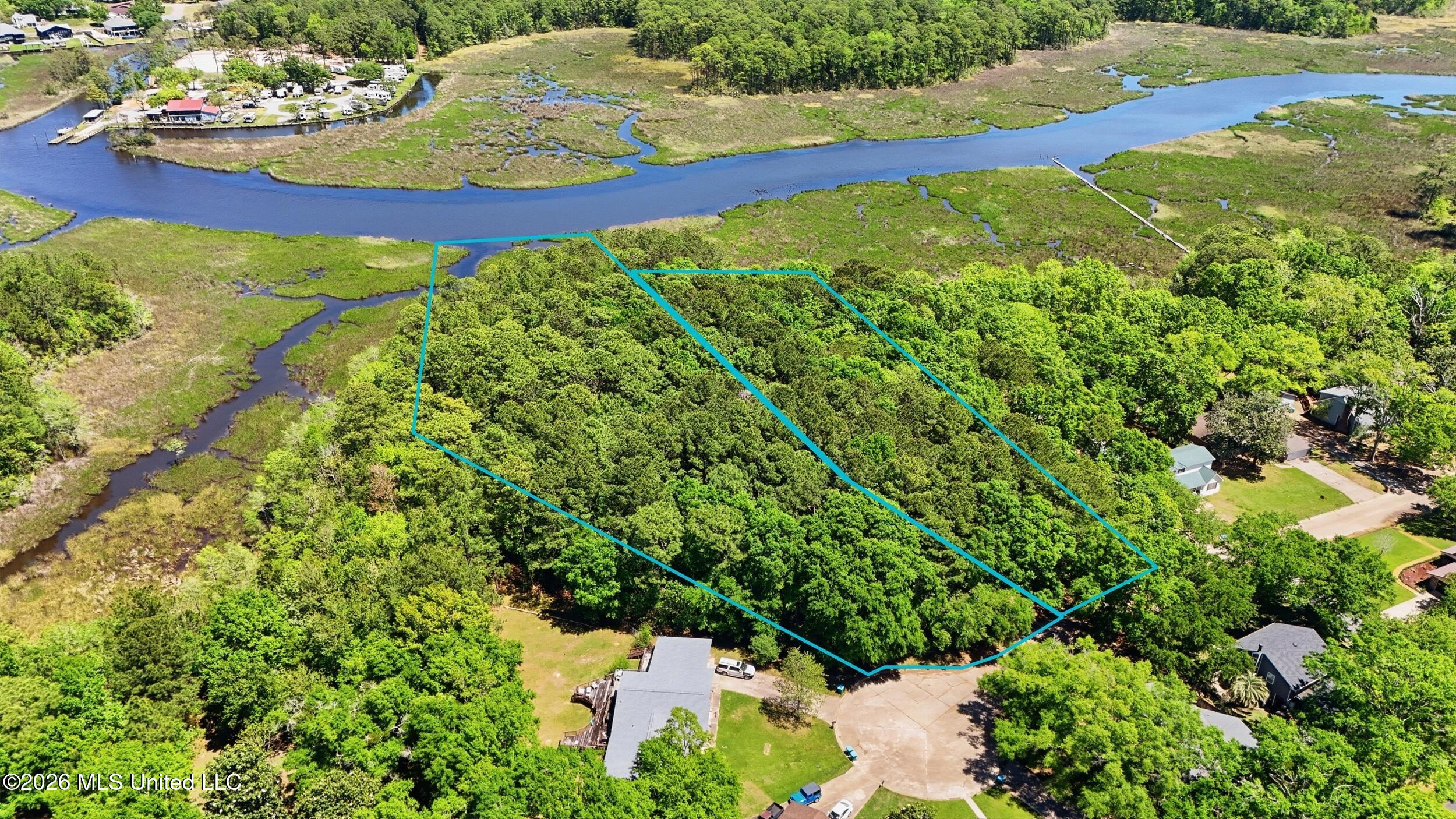 Sioux Bayou Drive Property Photo 2