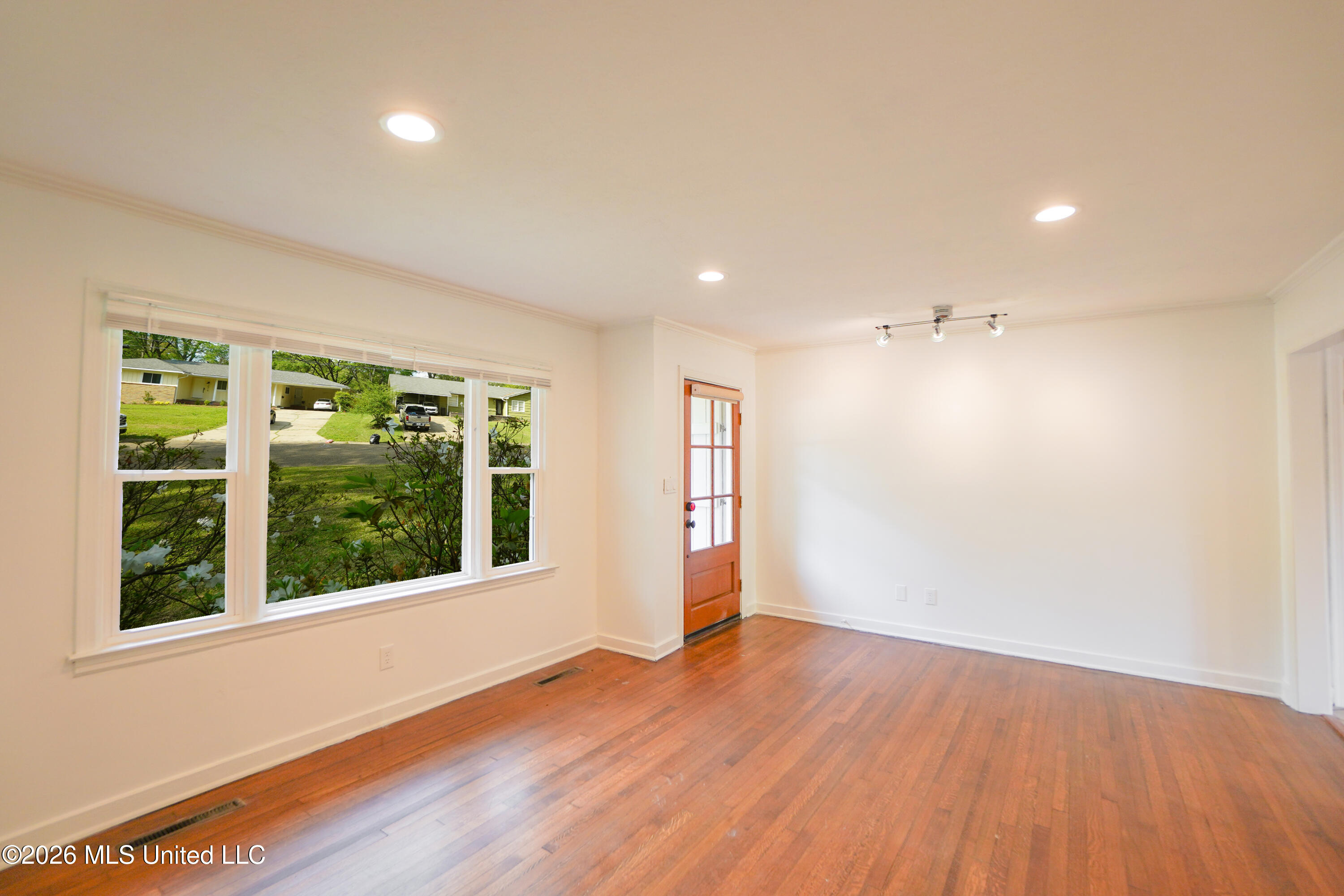1923 Cherokee Drive Property Photo 5