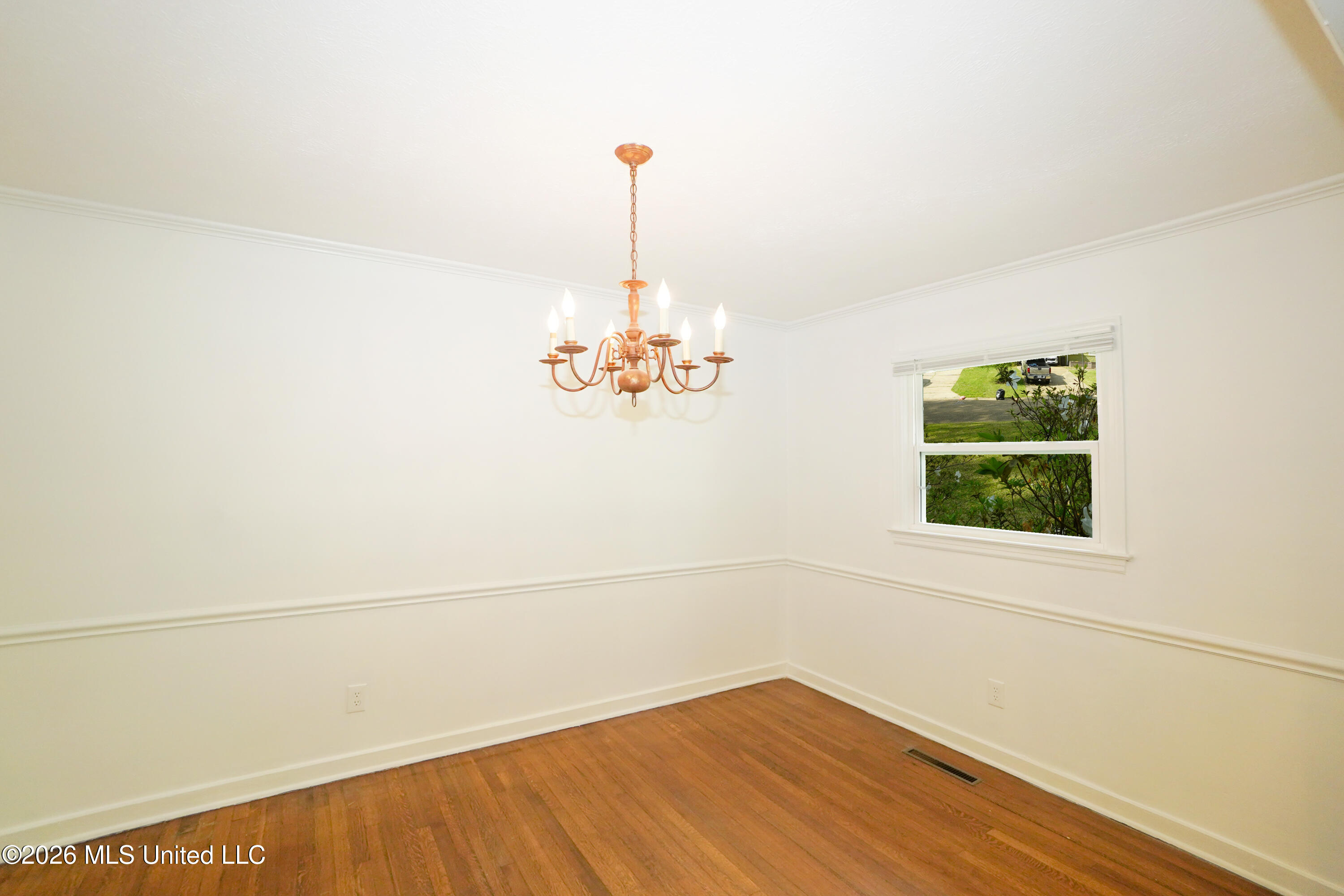 1923 Cherokee Drive Property Photo 6
