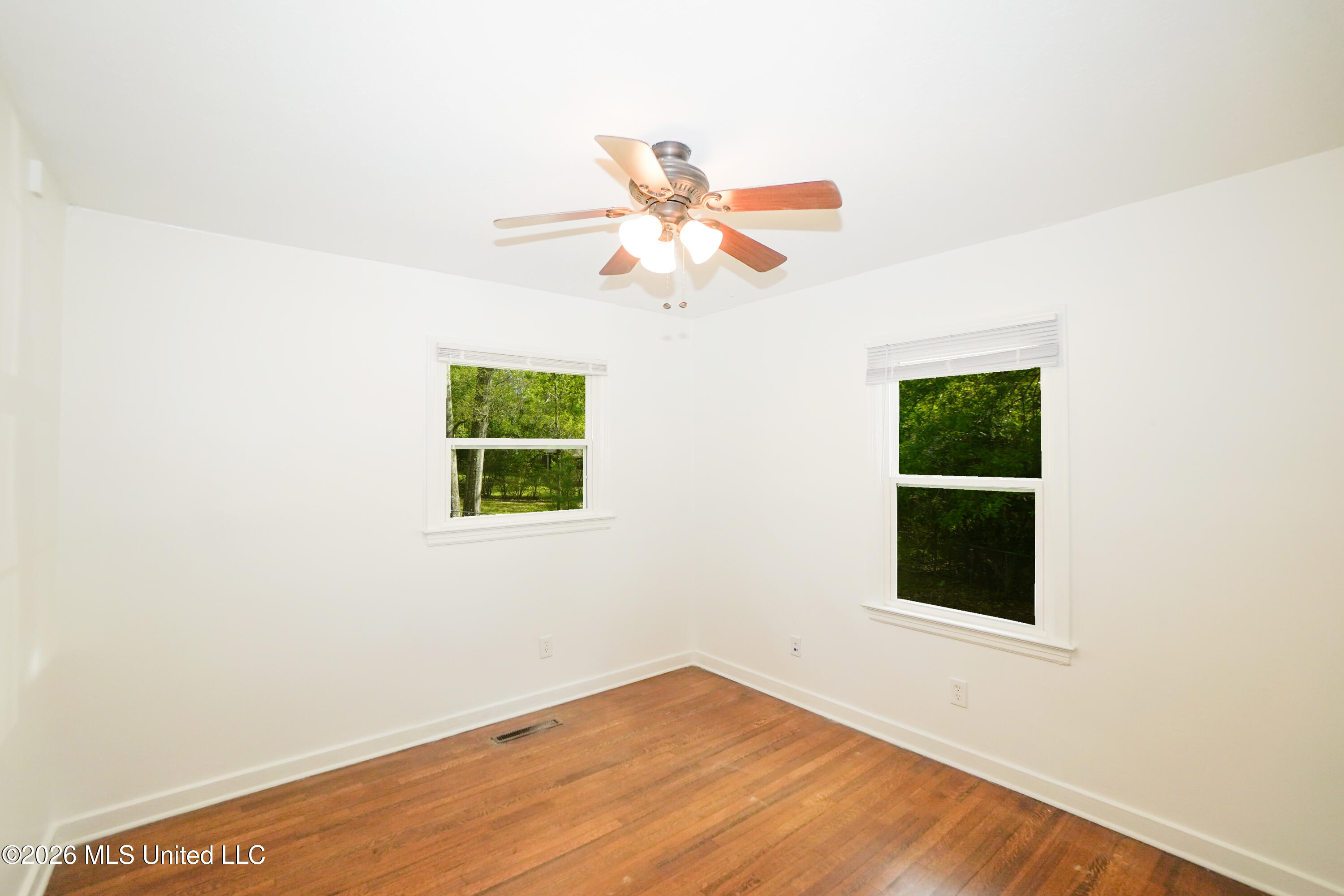 1923 Cherokee Drive Property Photo 9