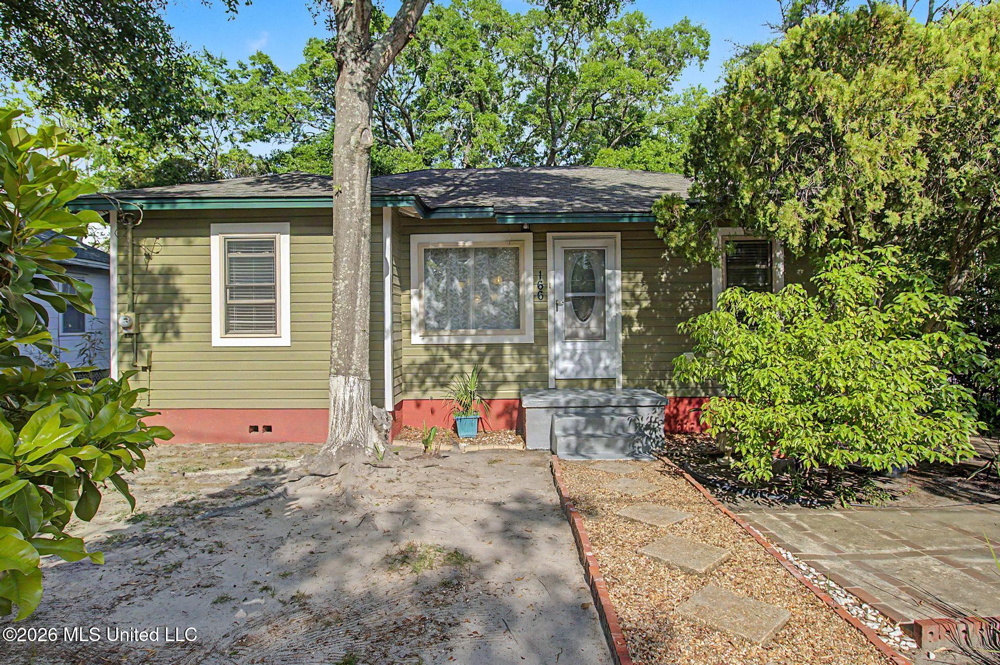 166 Violet Street Property Photo 1