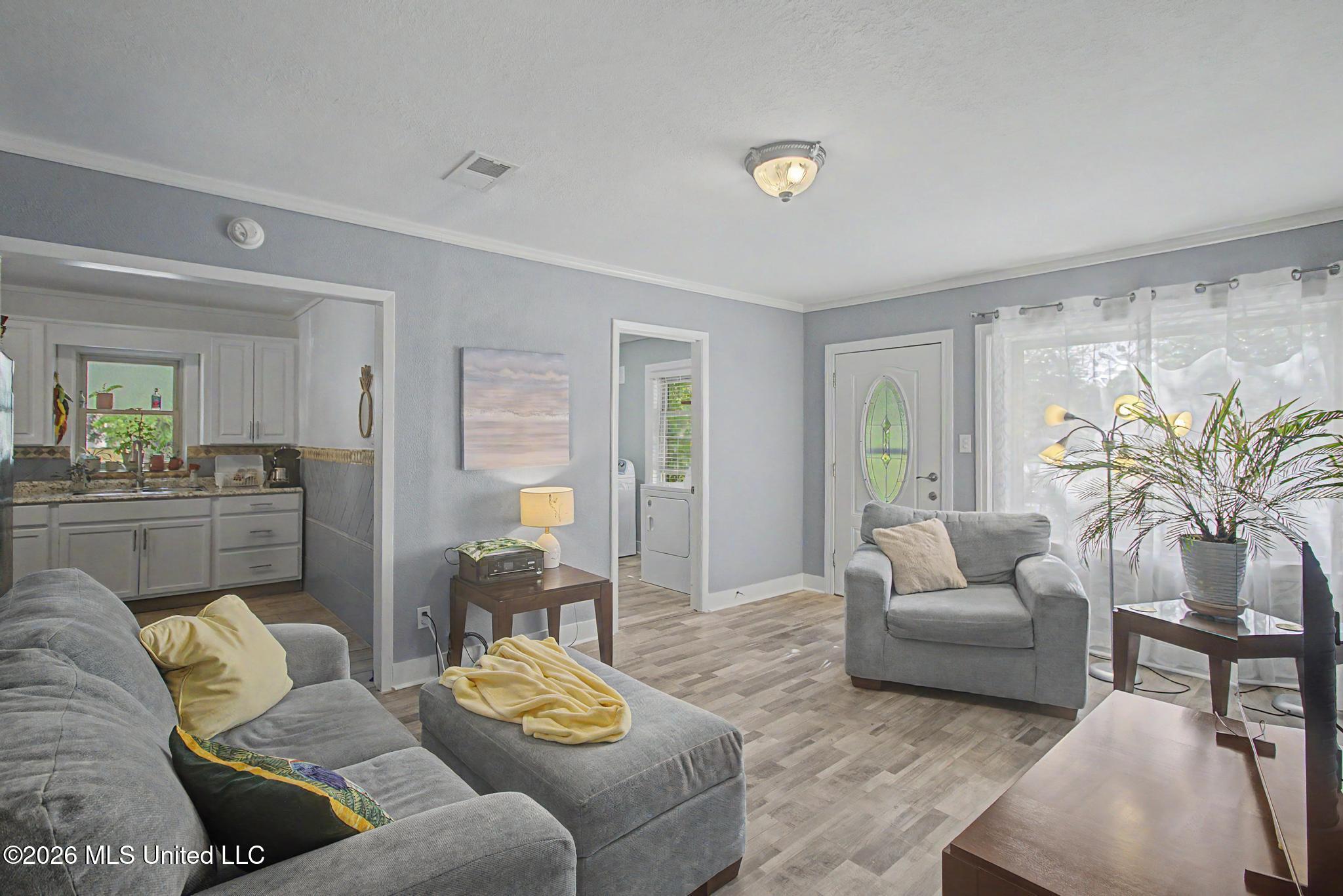166 Violet Street Property Photo 3