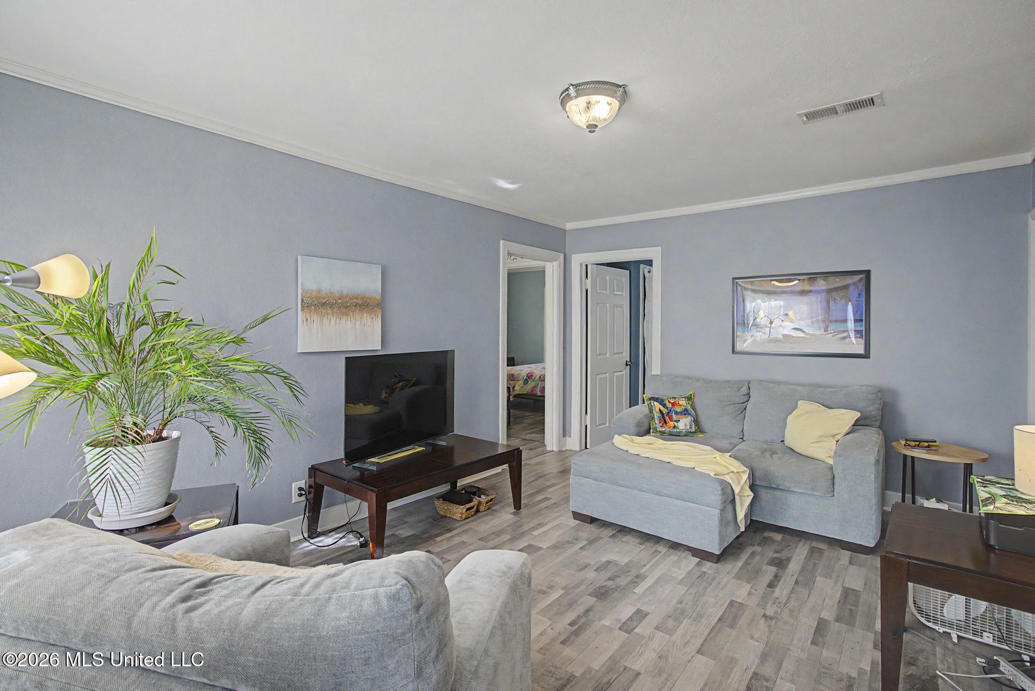 166 Violet Street Property Photo 4