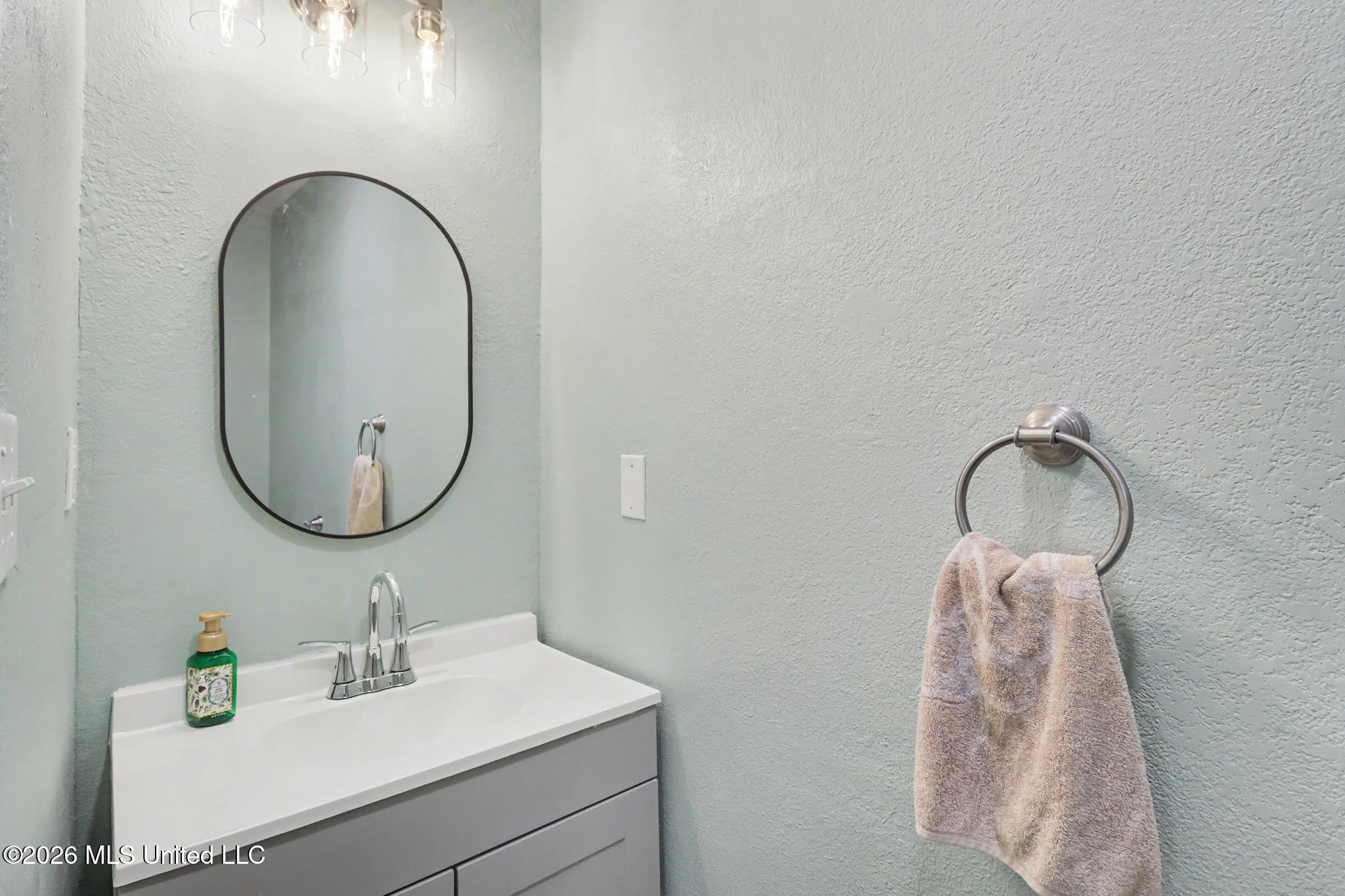 166 Violet Street Property Photo 7
