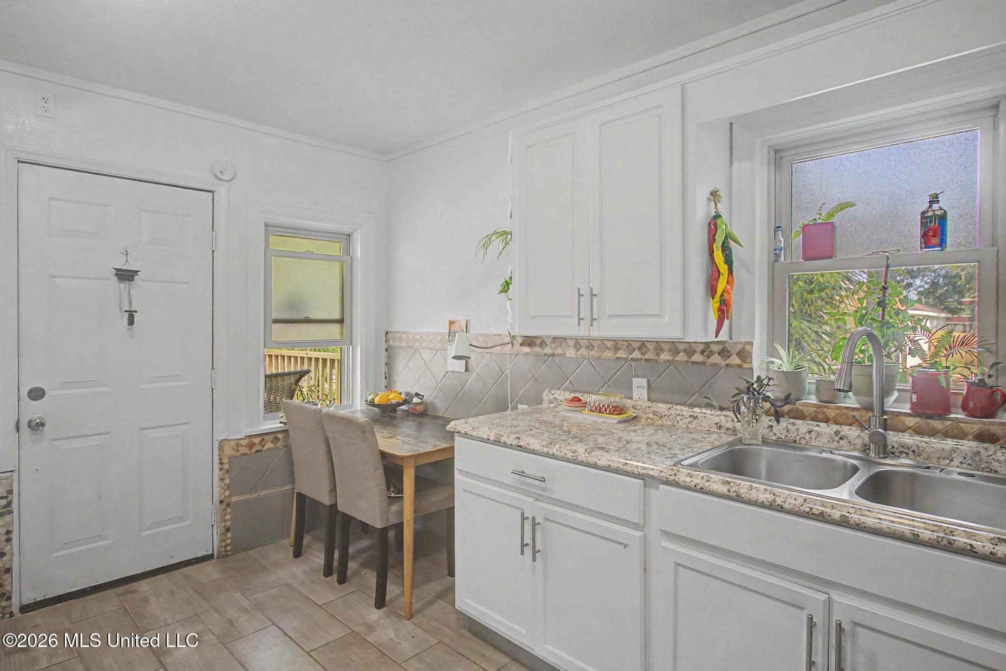 166 Violet Street Property Photo 10
