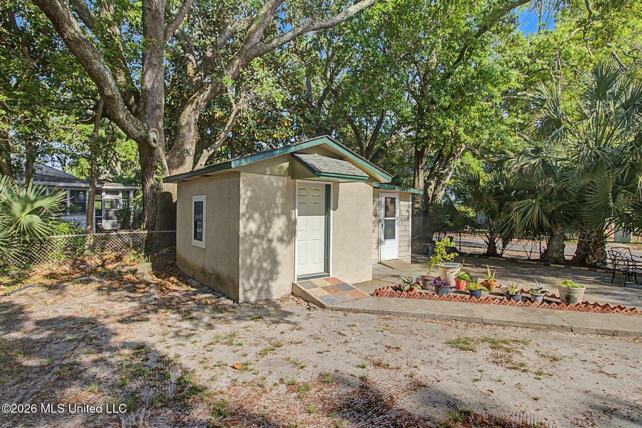 166 Violet Street Property Photo 16