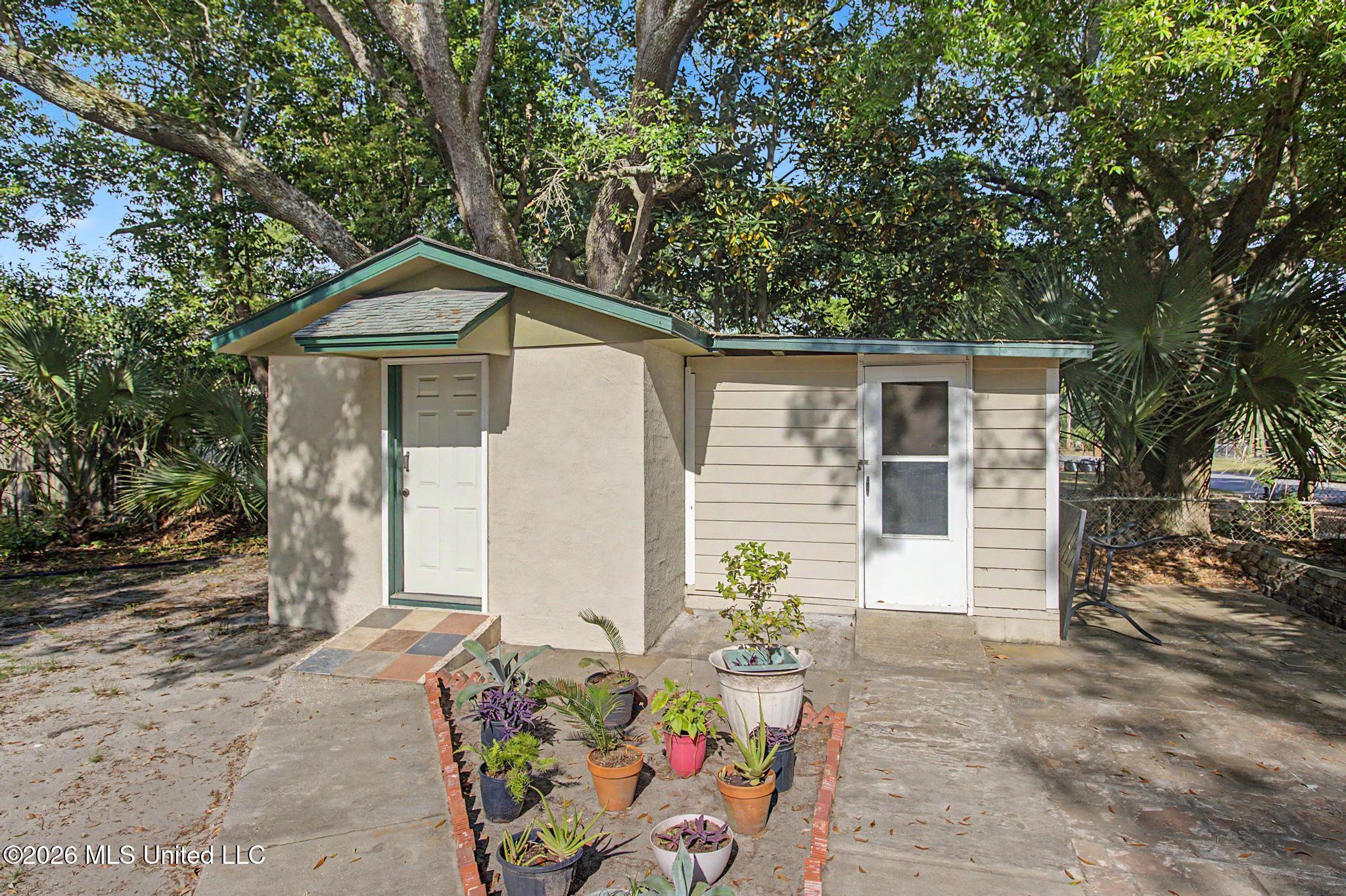 166 Violet Street Property Photo 17