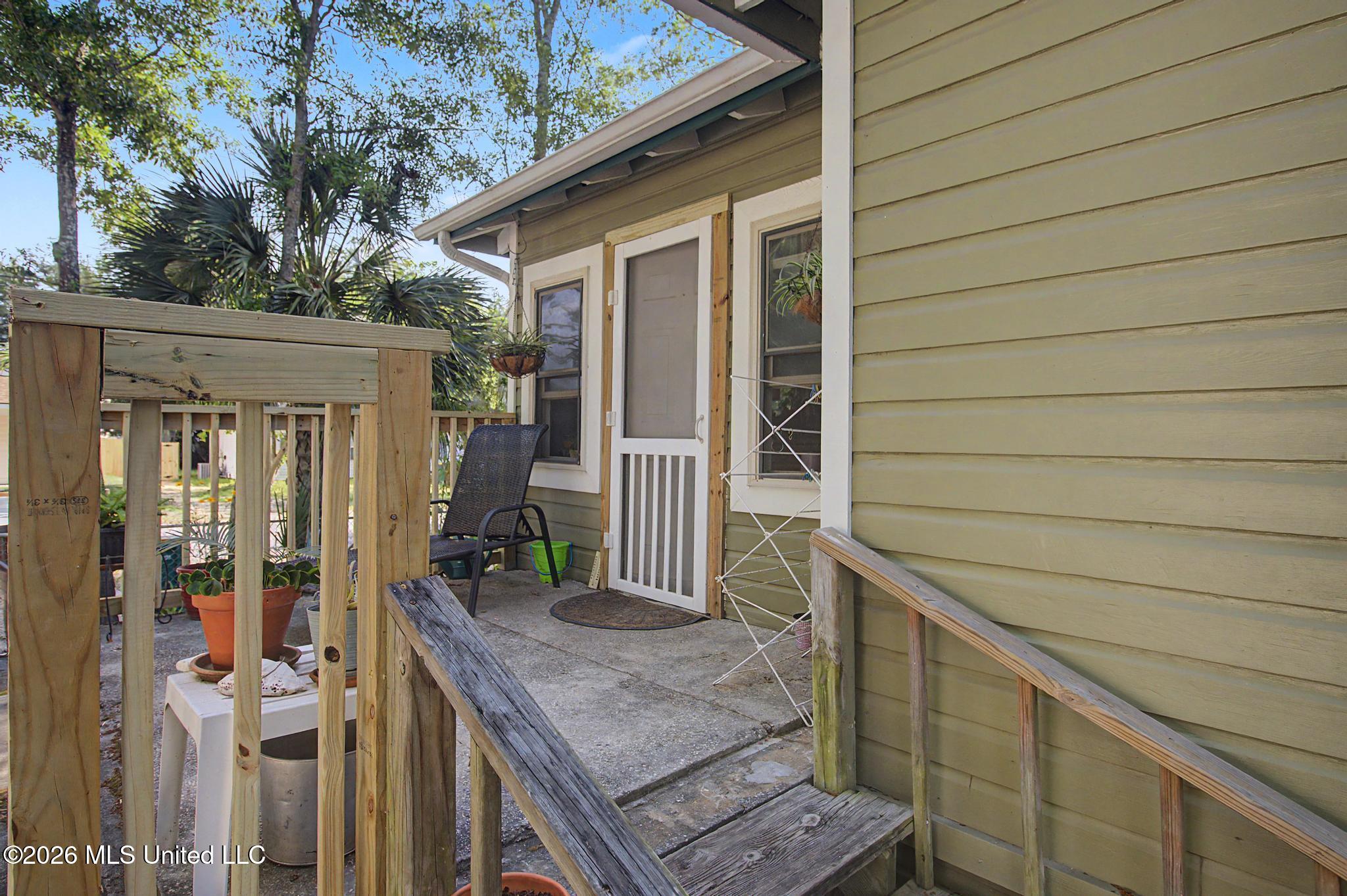 166 Violet Street Property Photo 21