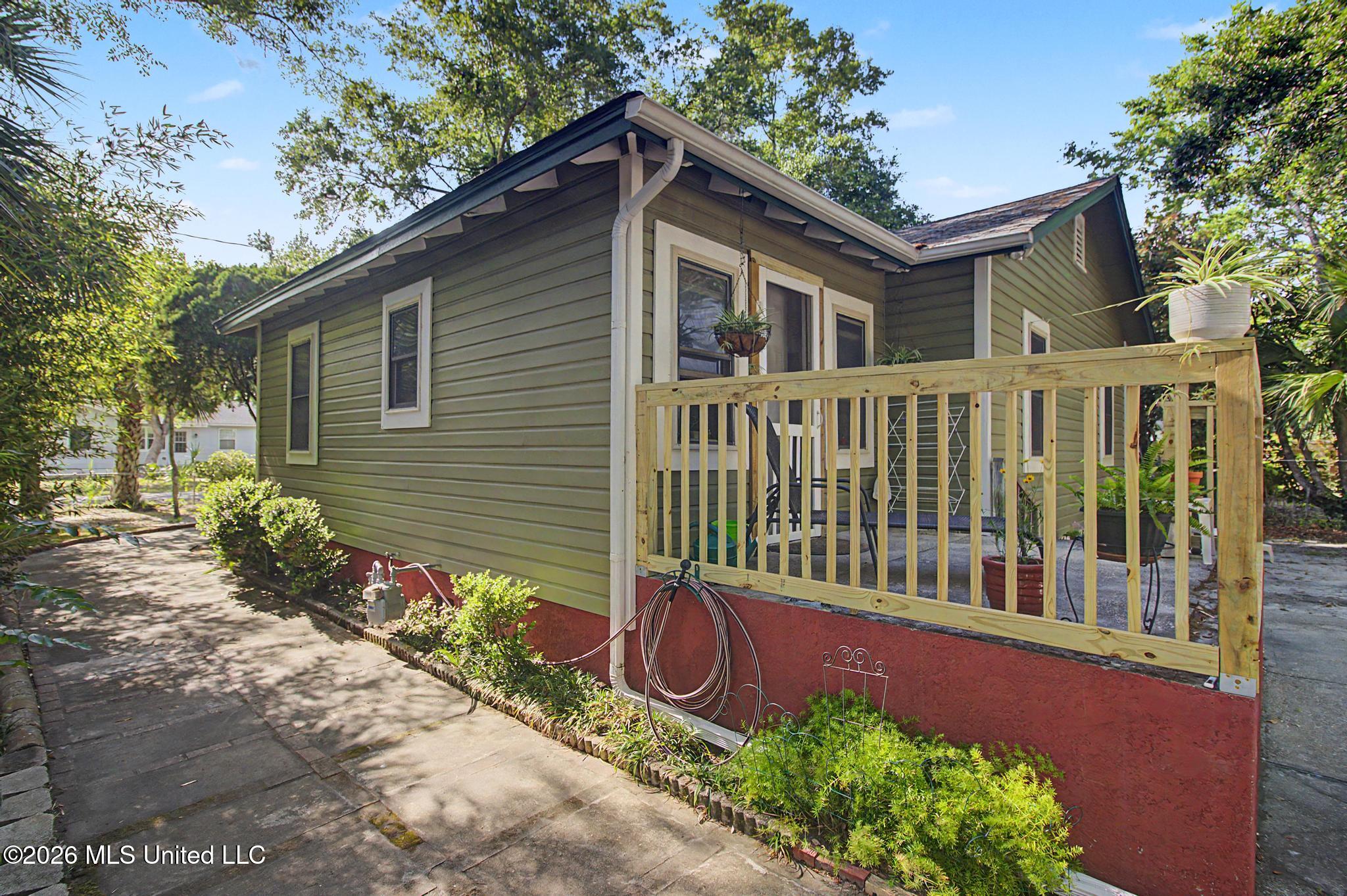 166 Violet Street Property Photo 22
