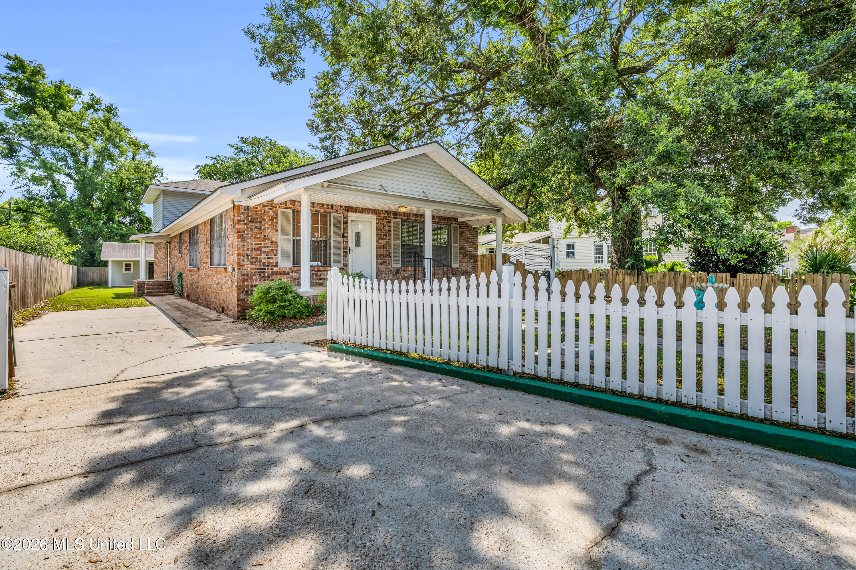 386 Lameuse Street Property Photo 15
