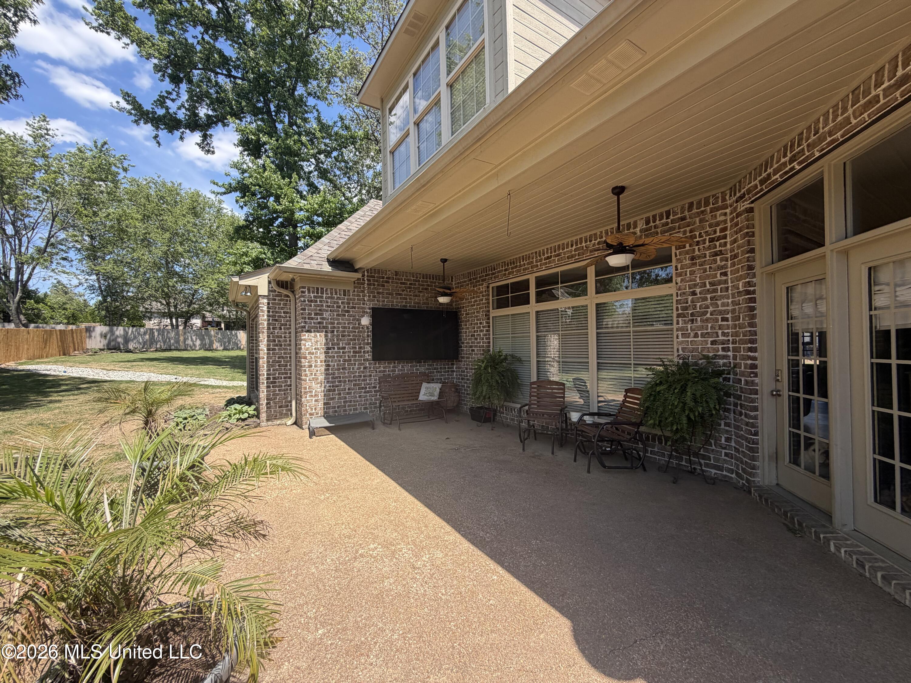 1435 Hillshire Road Property Photo 6