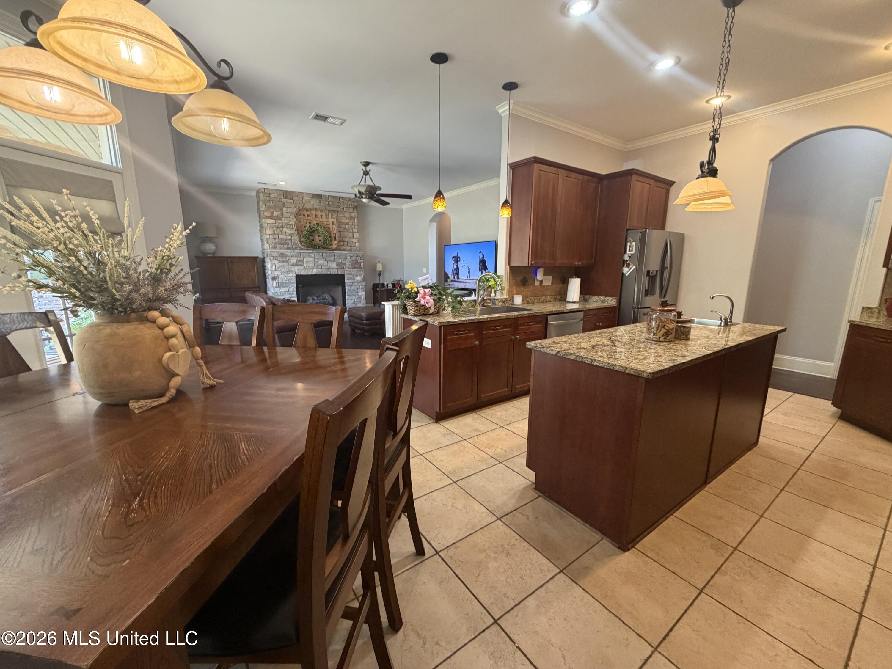 1435 Hillshire Road Property Photo 8