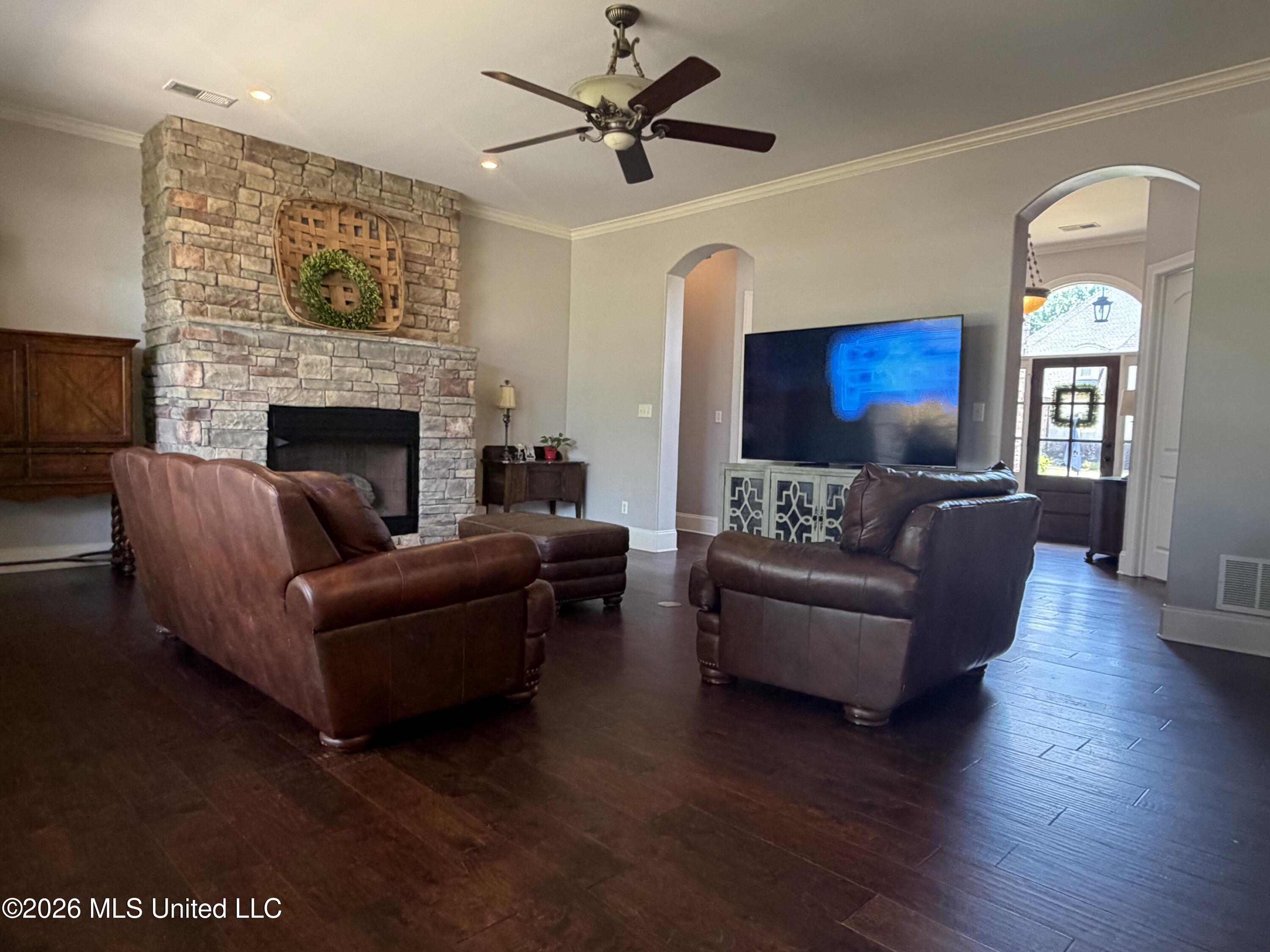 1435 Hillshire Road Property Photo 19