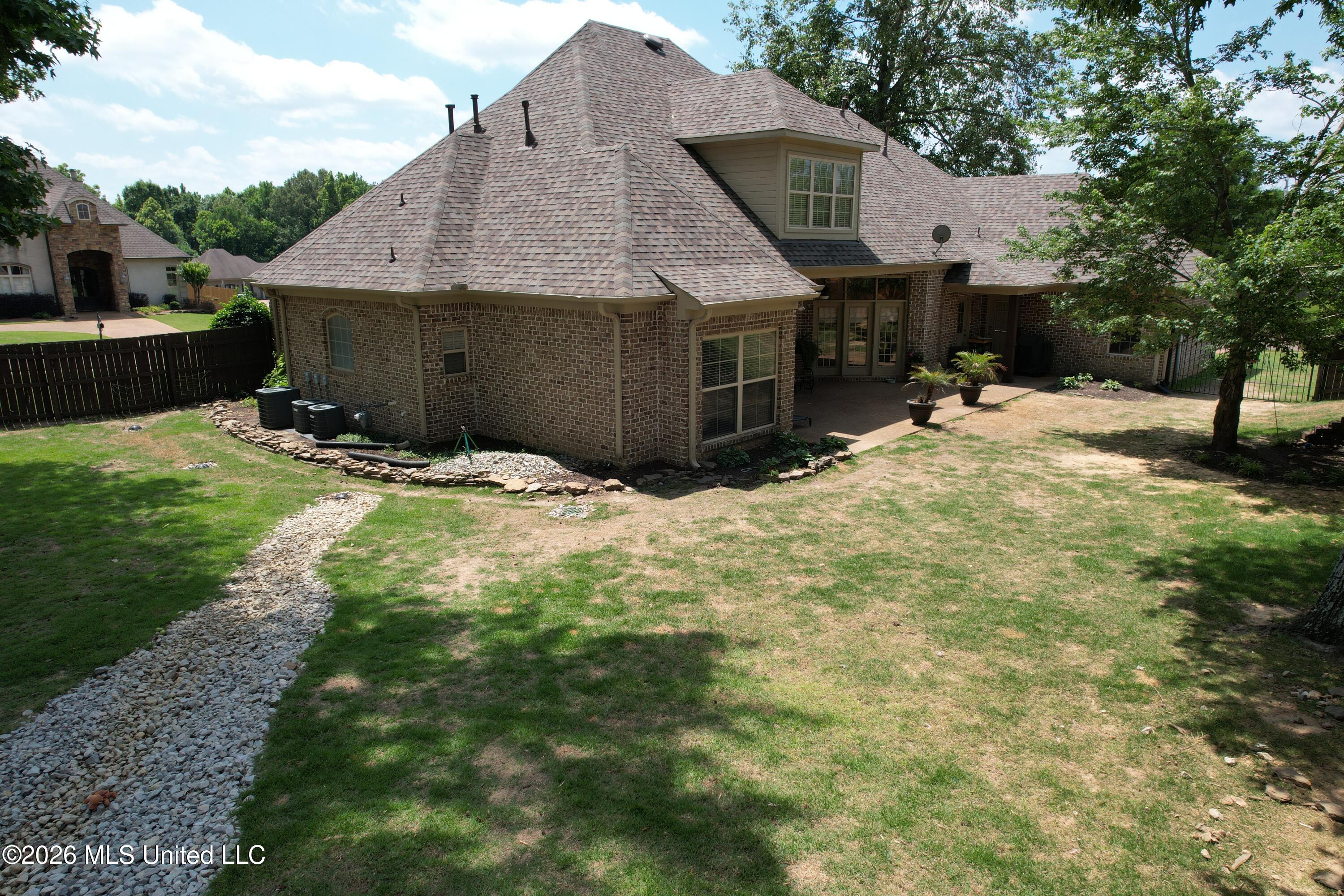 1435 Hillshire Road Property Photo 23