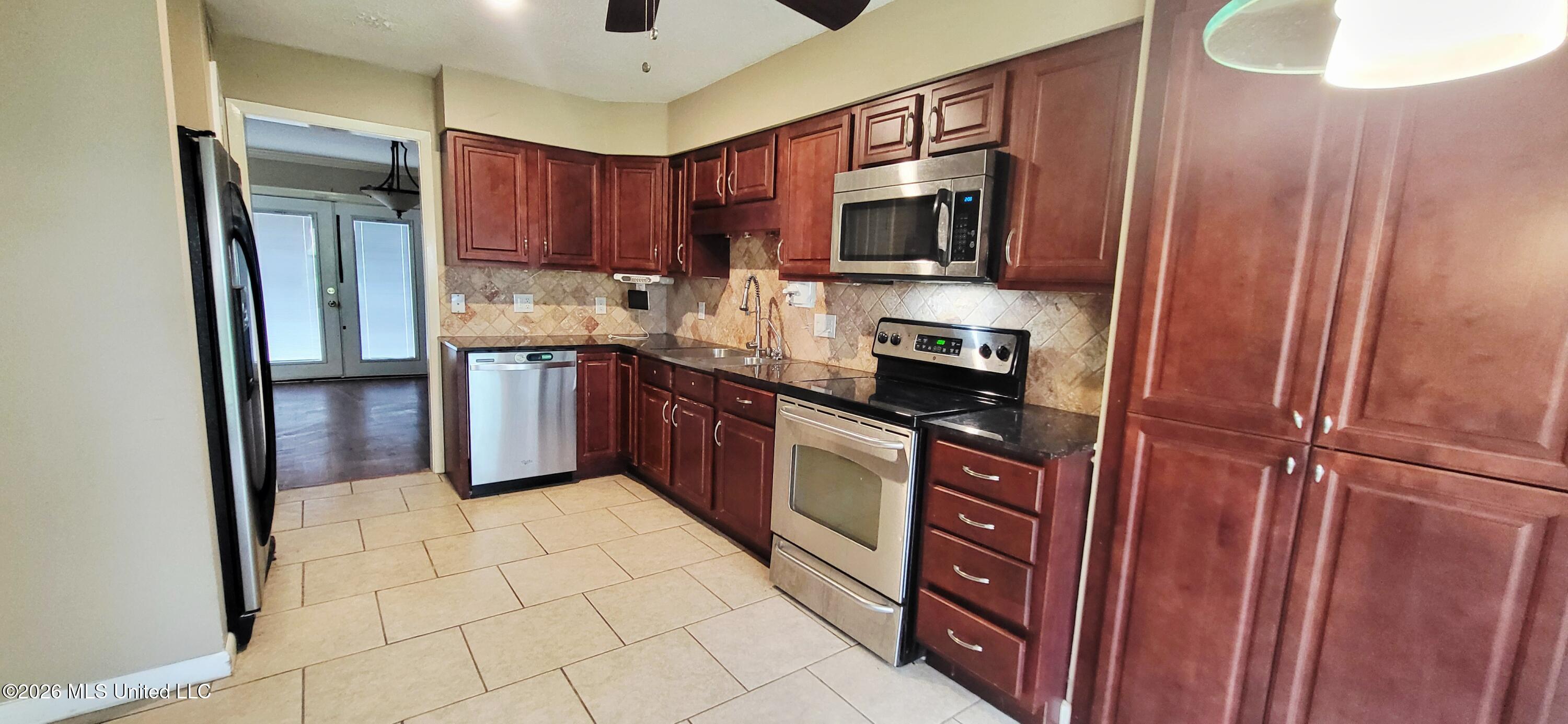 928 Courthouse Road Property Photo 4