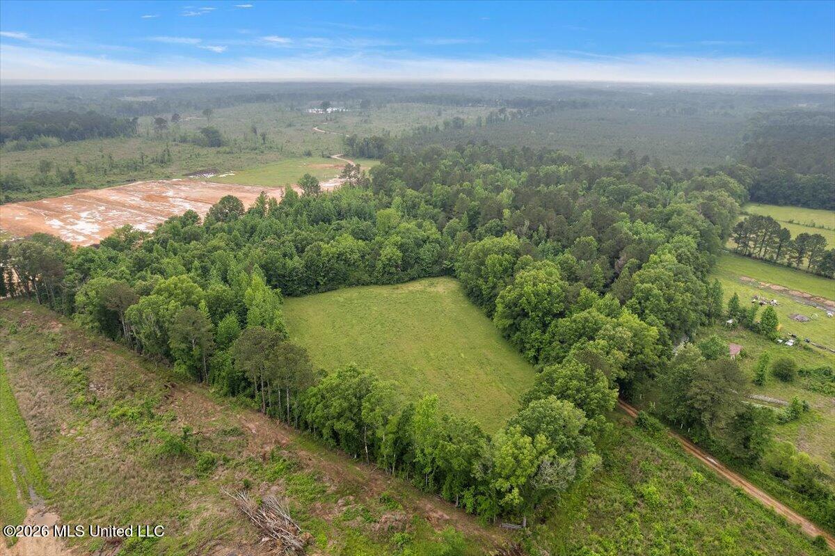 Calhoun Lane Property Photo 1