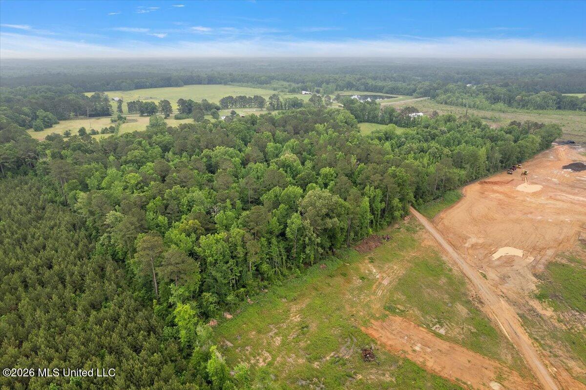 Calhoun Lane Property Photo 5