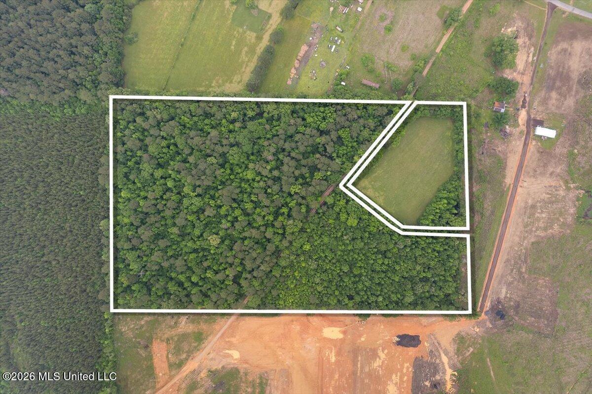 Calhoun Lane Property Photo 8
