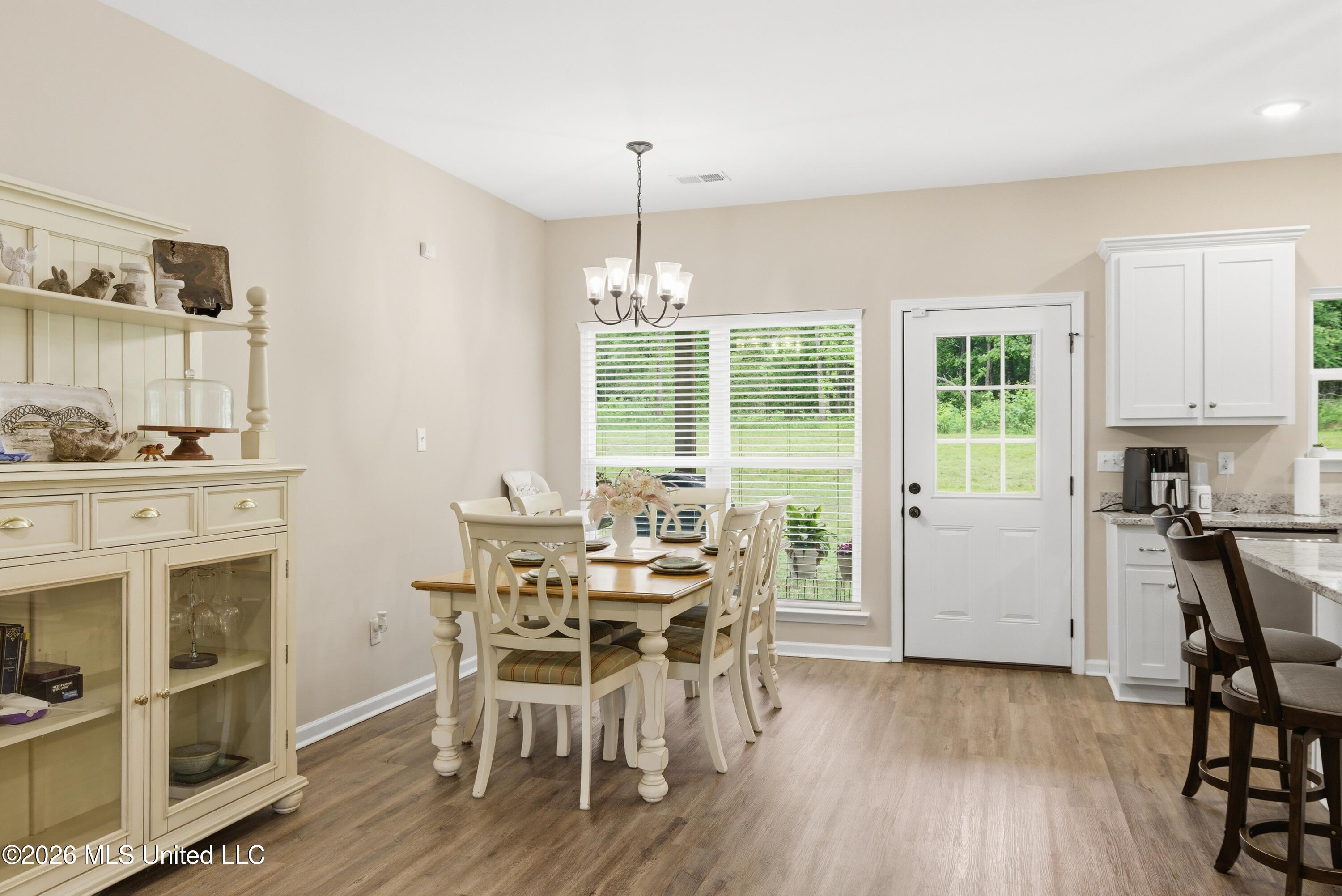 205 Clover Cove Property Photo 7