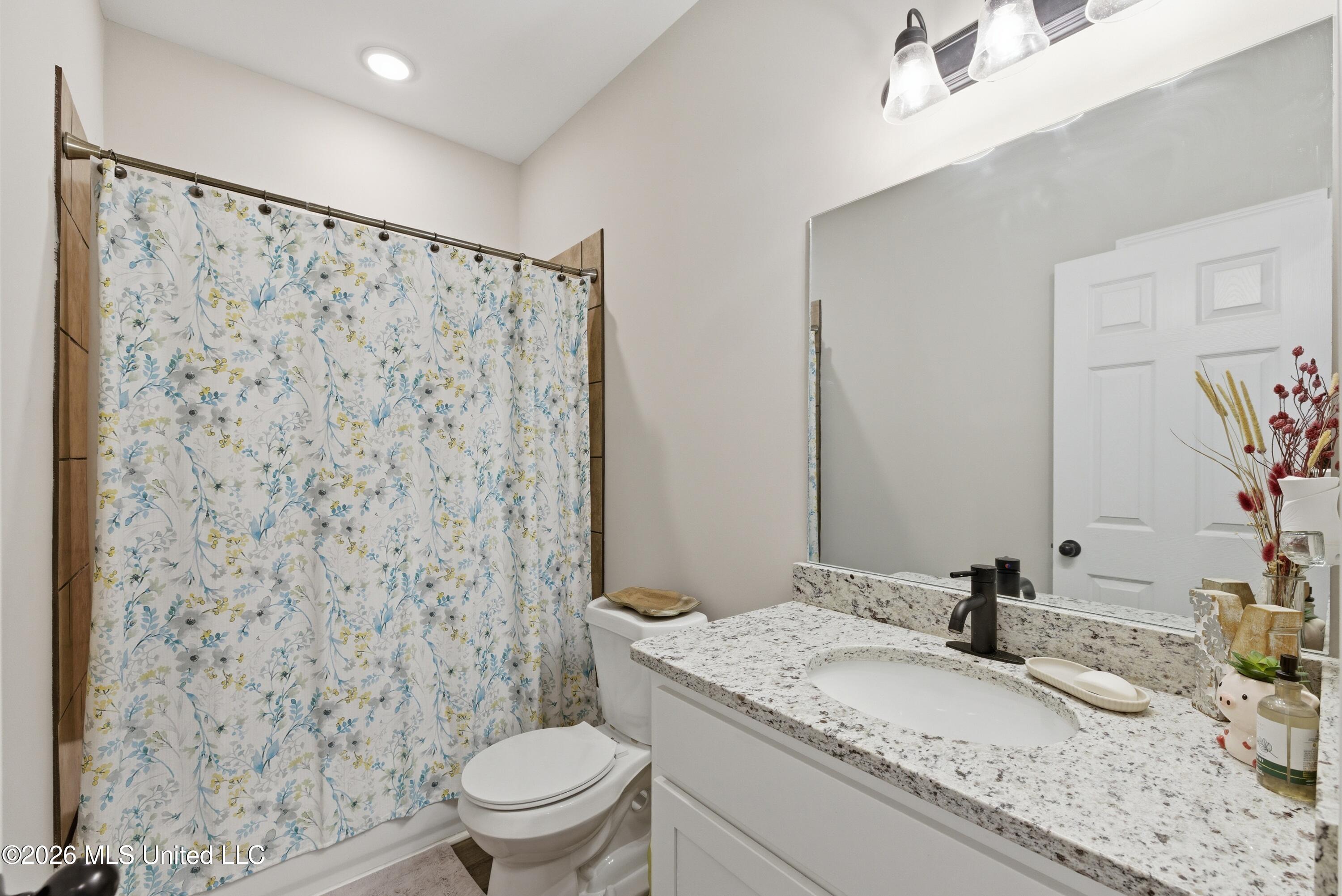 205 Clover Cove Property Photo 15
