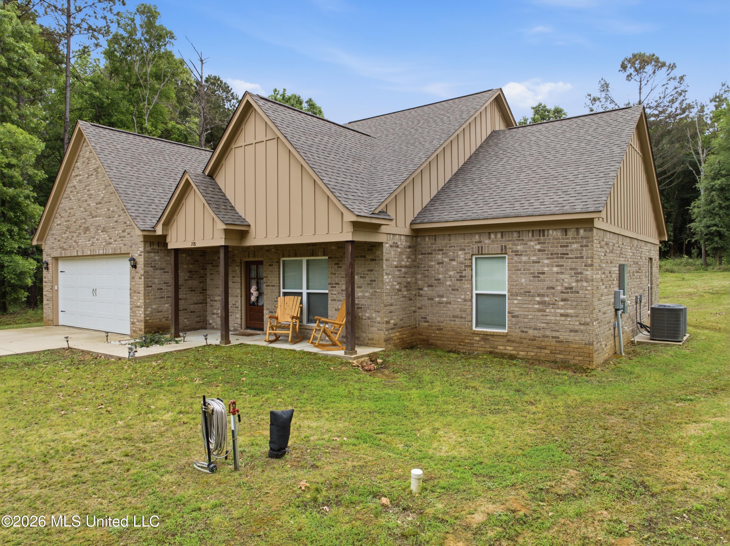 205 Clover Cove Property Photo 29