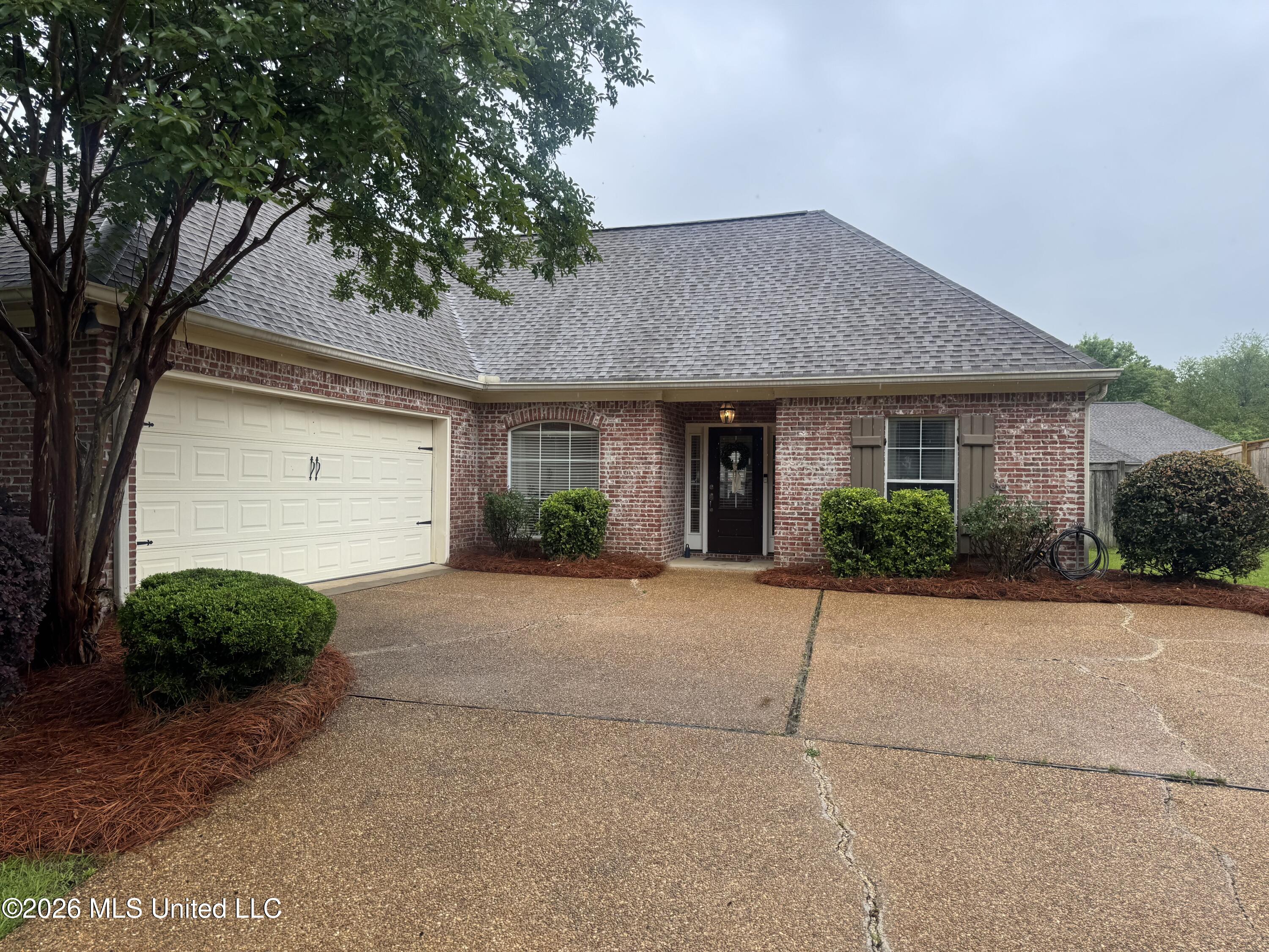 128 Seville Way Property Photo 1