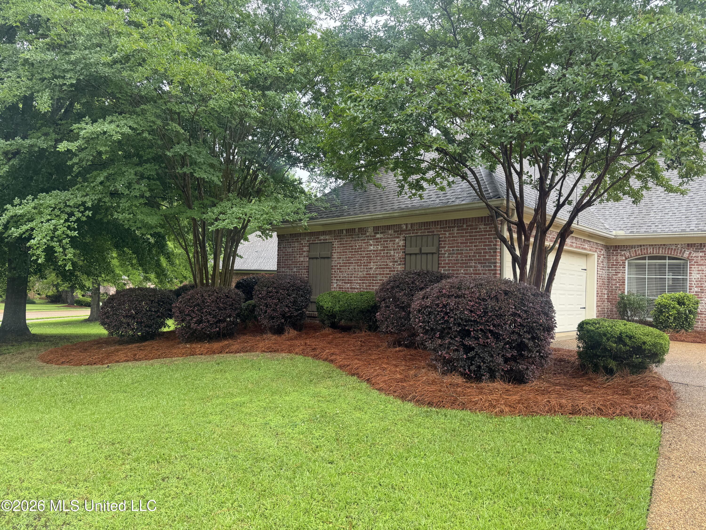 128 Seville Way Property Photo 2