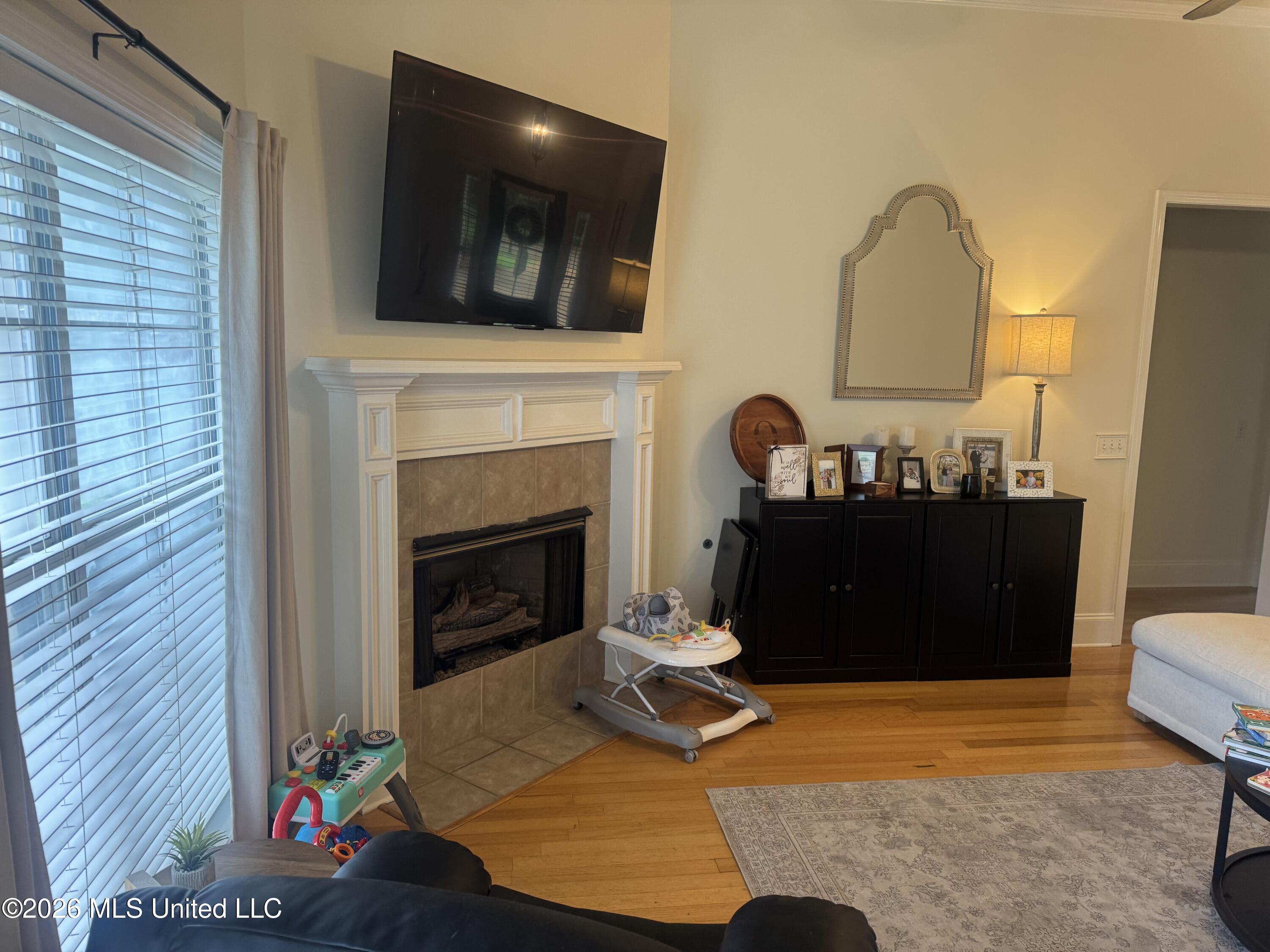 128 Seville Way Property Photo 6