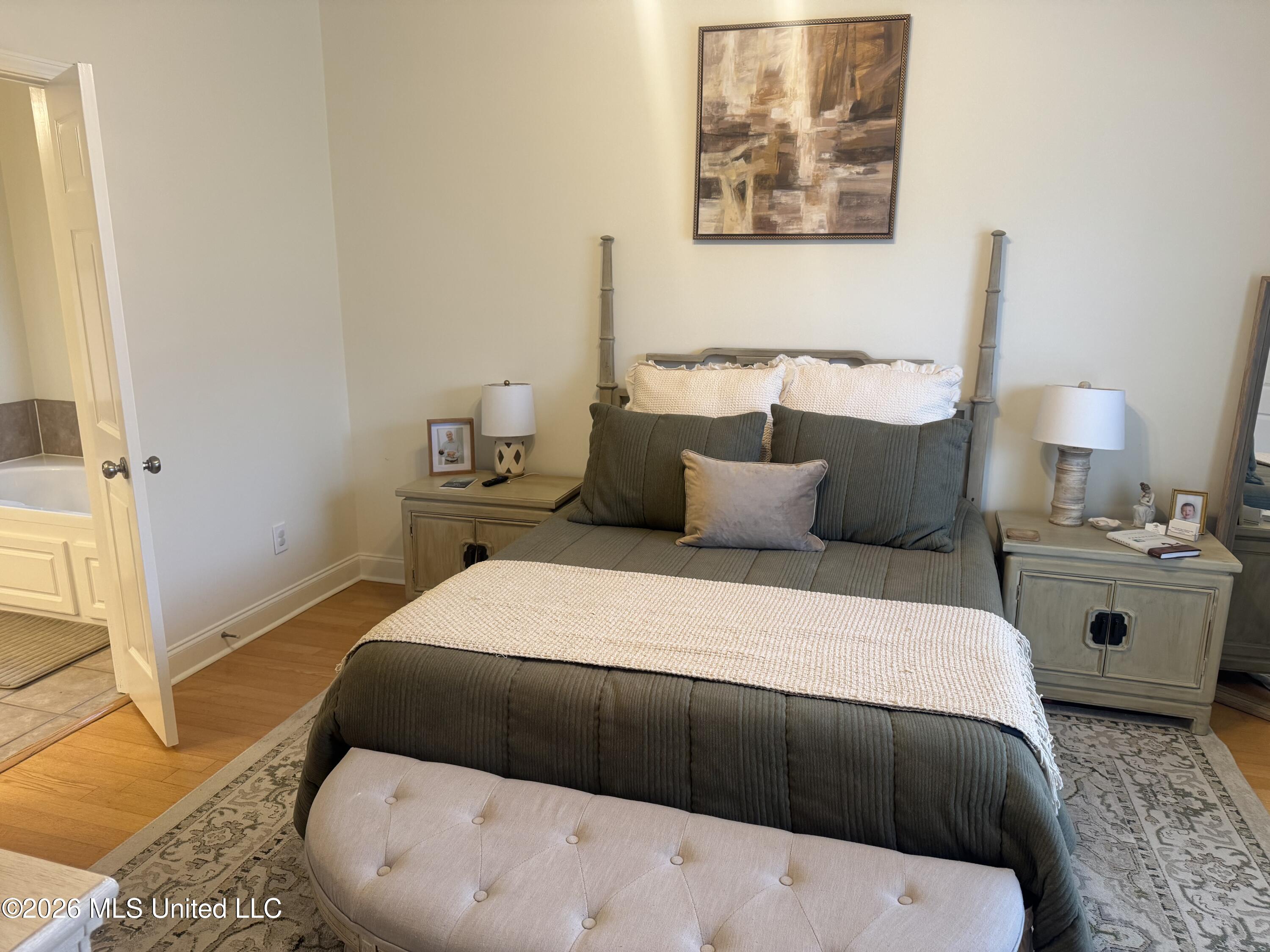128 Seville Way Property Photo 13