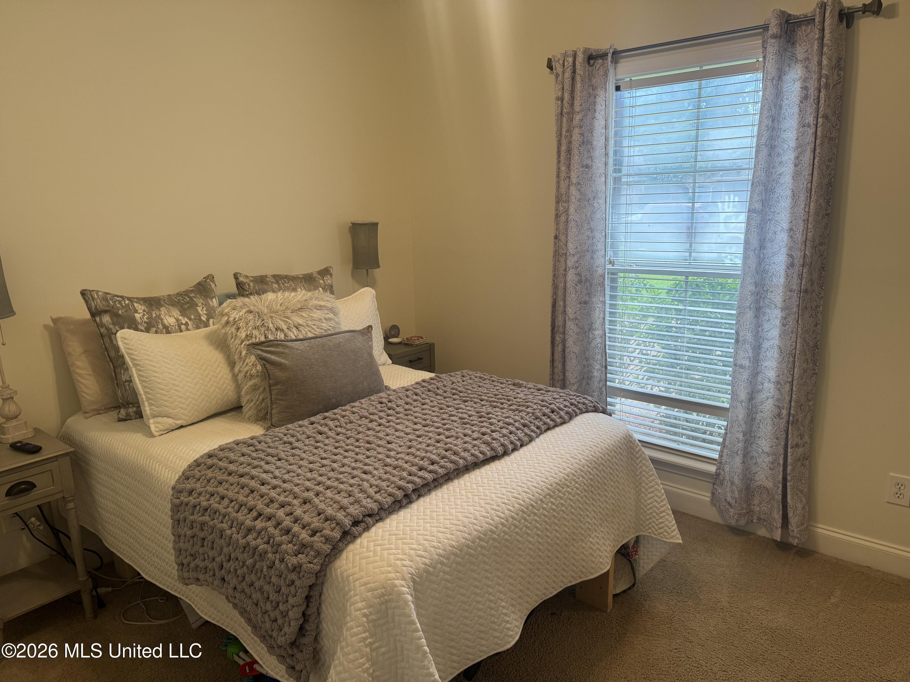 128 Seville Way Property Photo 18