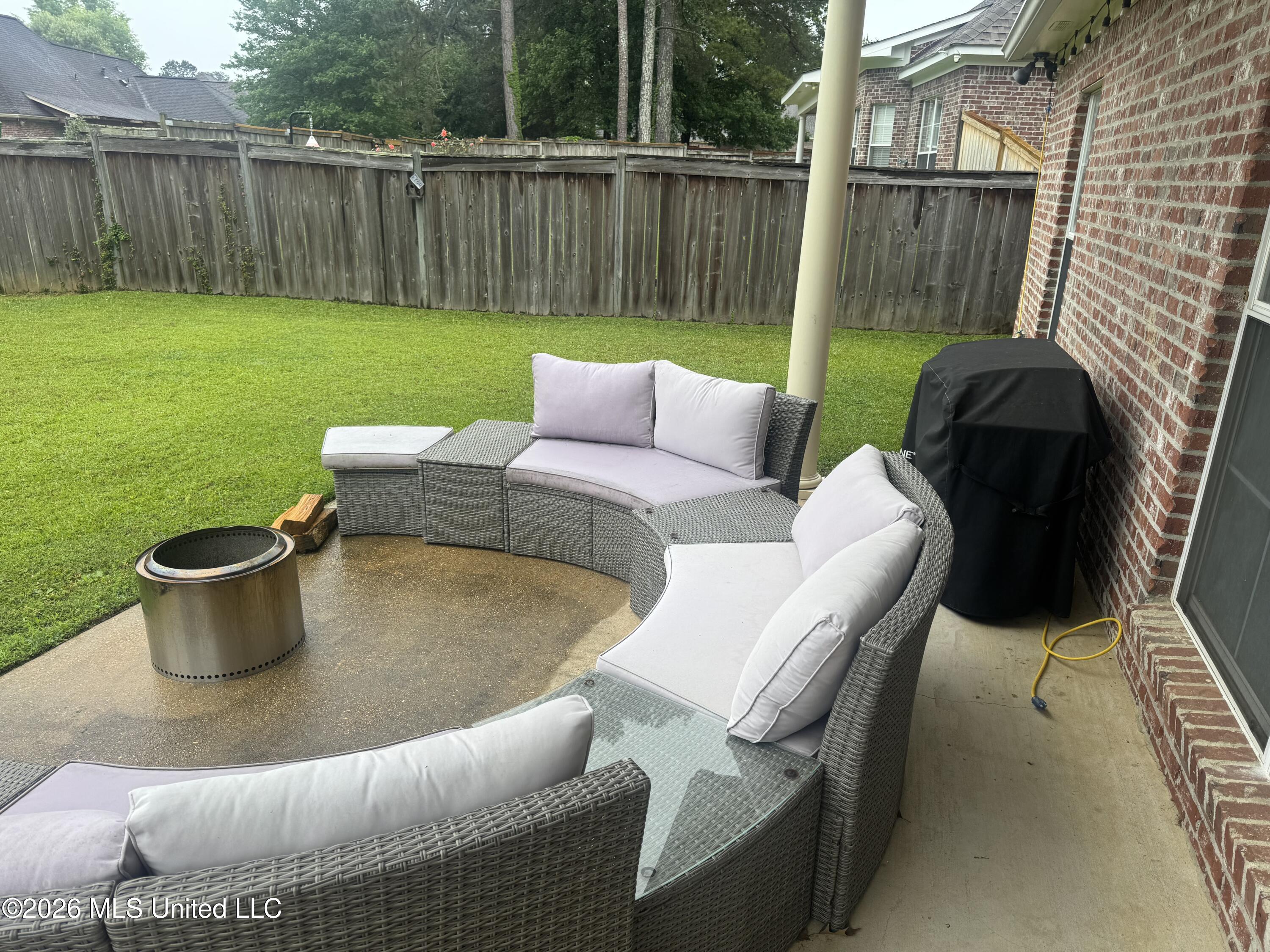 128 Seville Way Property Photo 22