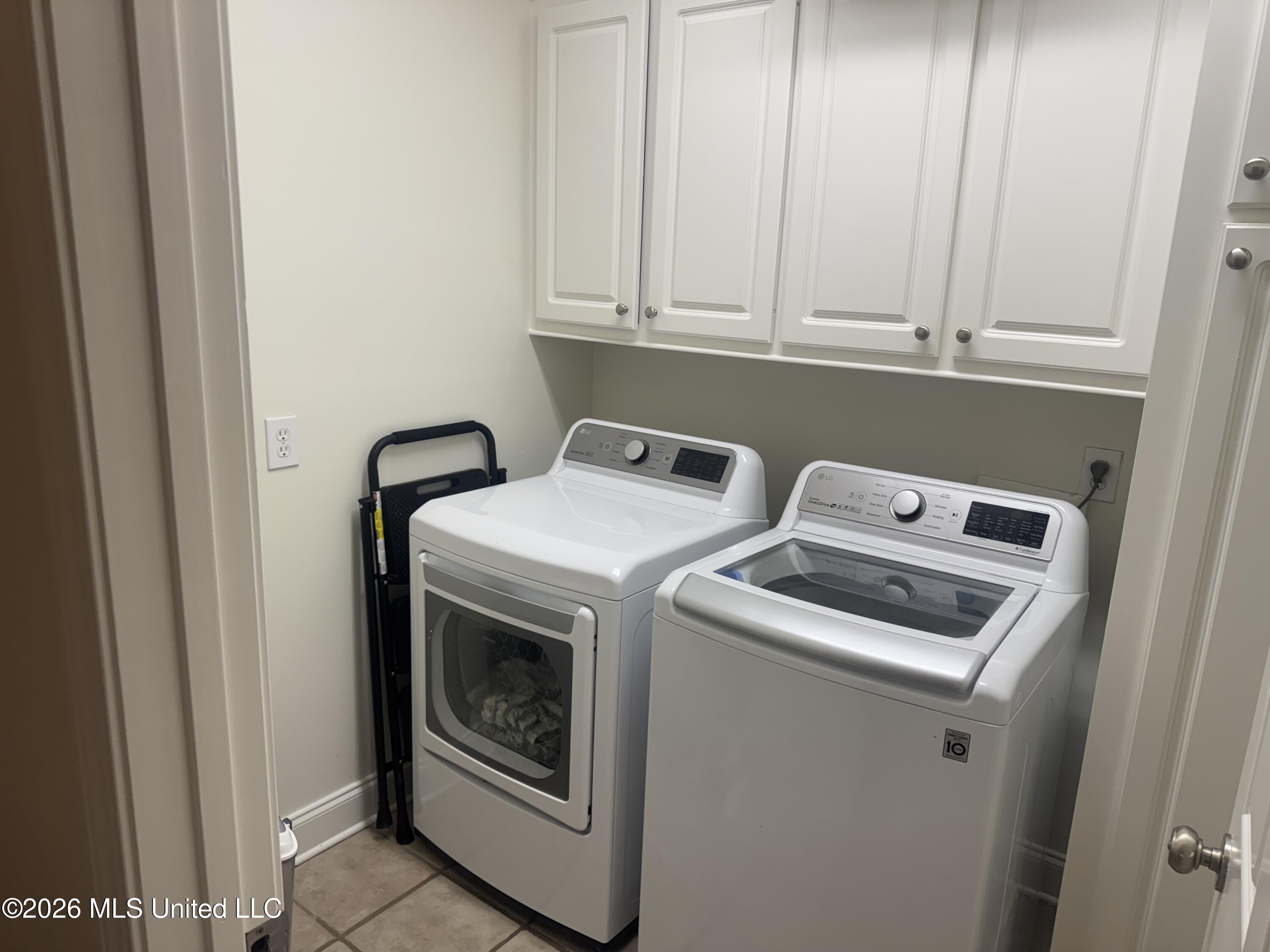 128 Seville Way Property Photo 24