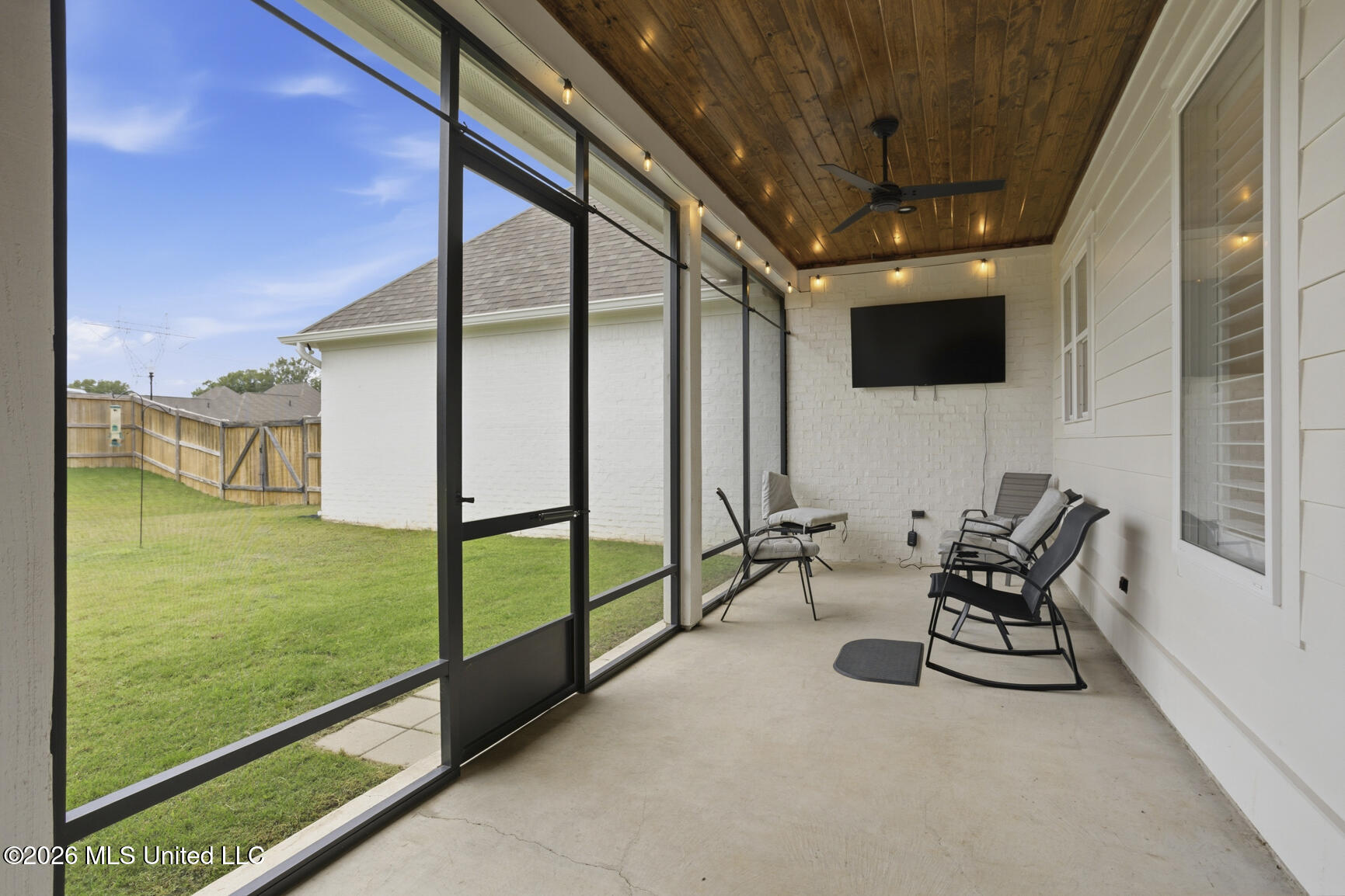 120 Bridgewater Loop Property Photo 32