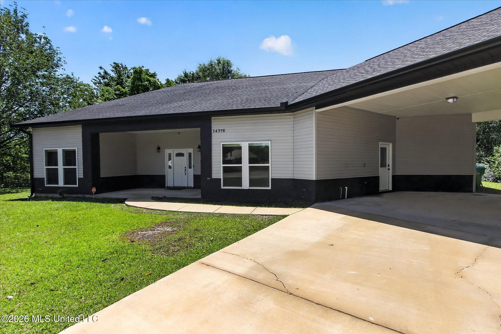 14358 Creekwood Cove Property Photo 8
