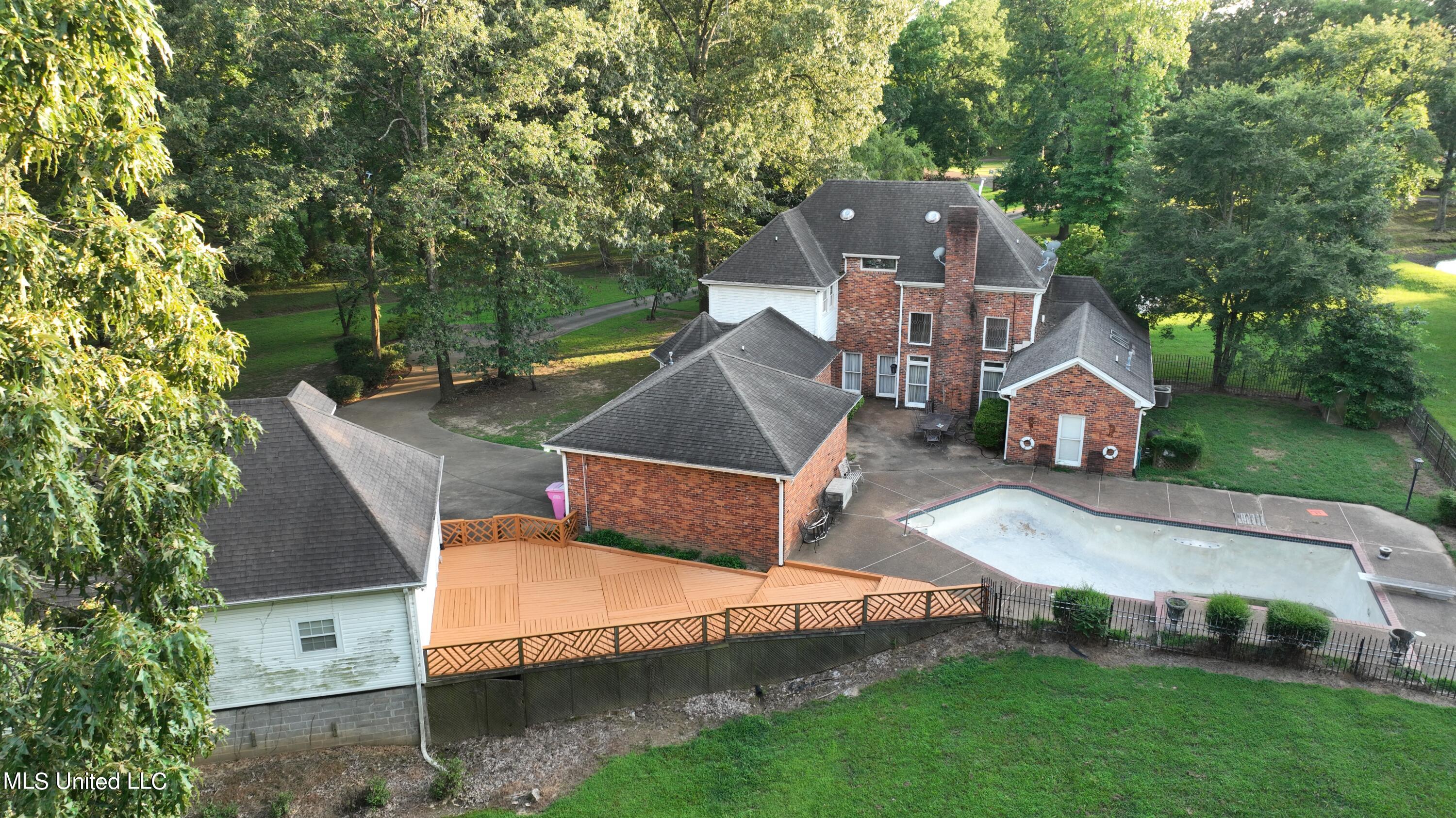 9144 Valley Grove Lane Property Photo 3