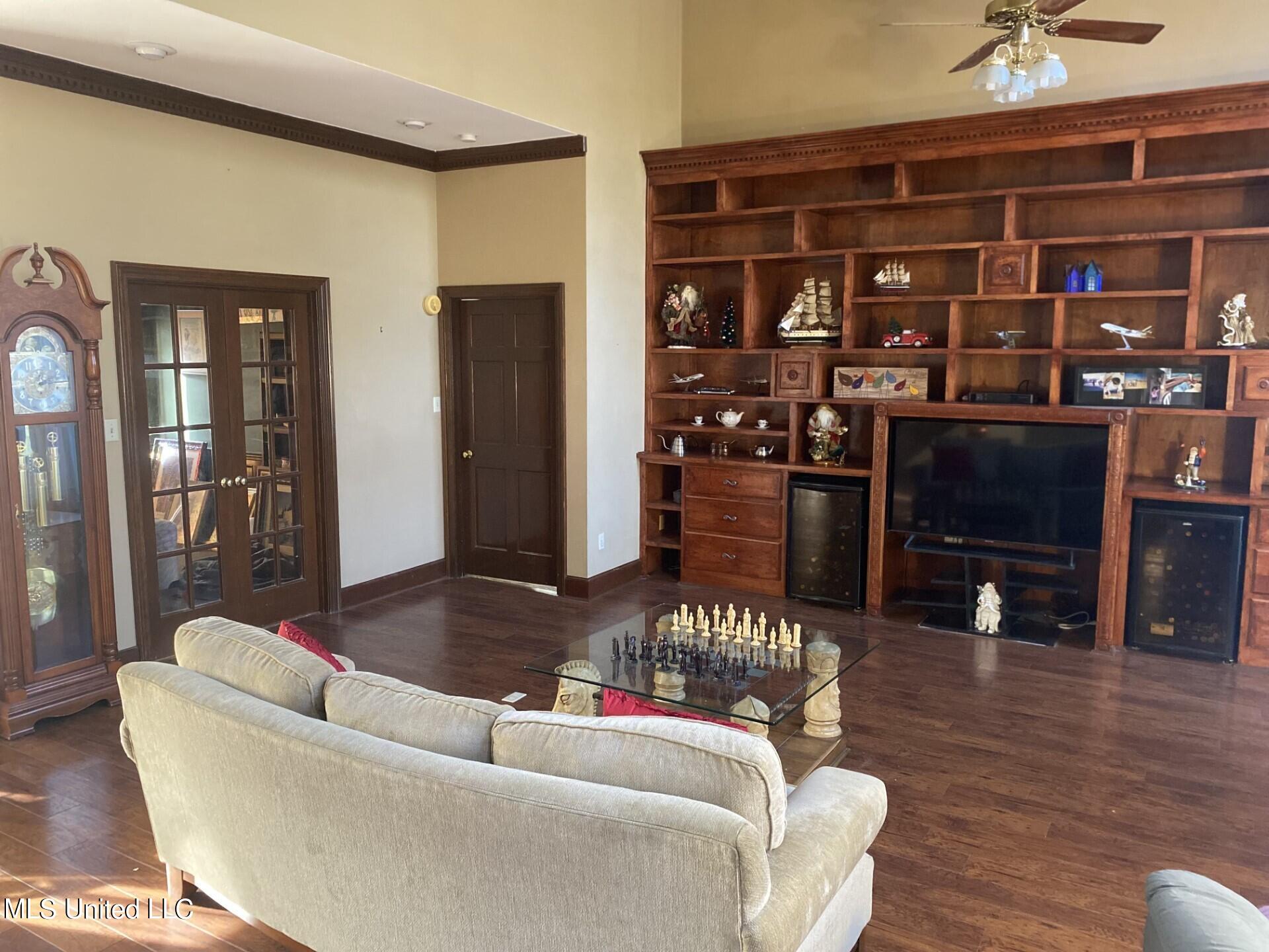 9144 Valley Grove Lane Property Photo 7
