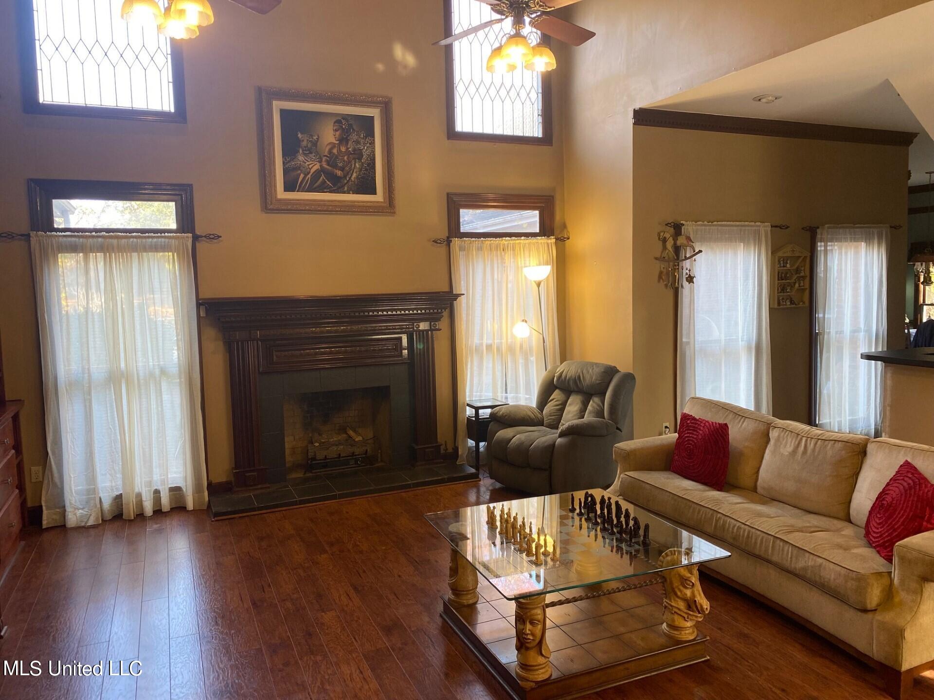 9144 Valley Grove Lane Property Photo 8