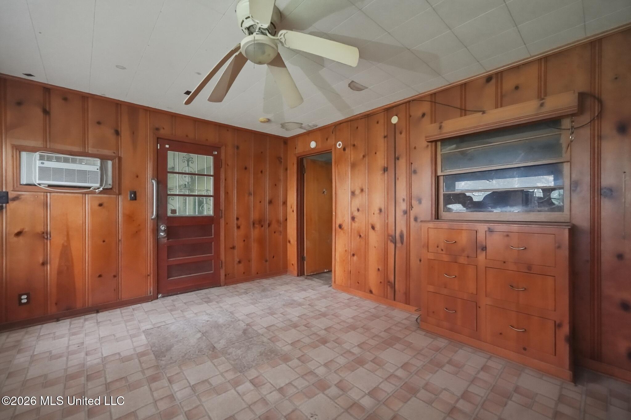 215 Carmel Avenue Property Photo 8